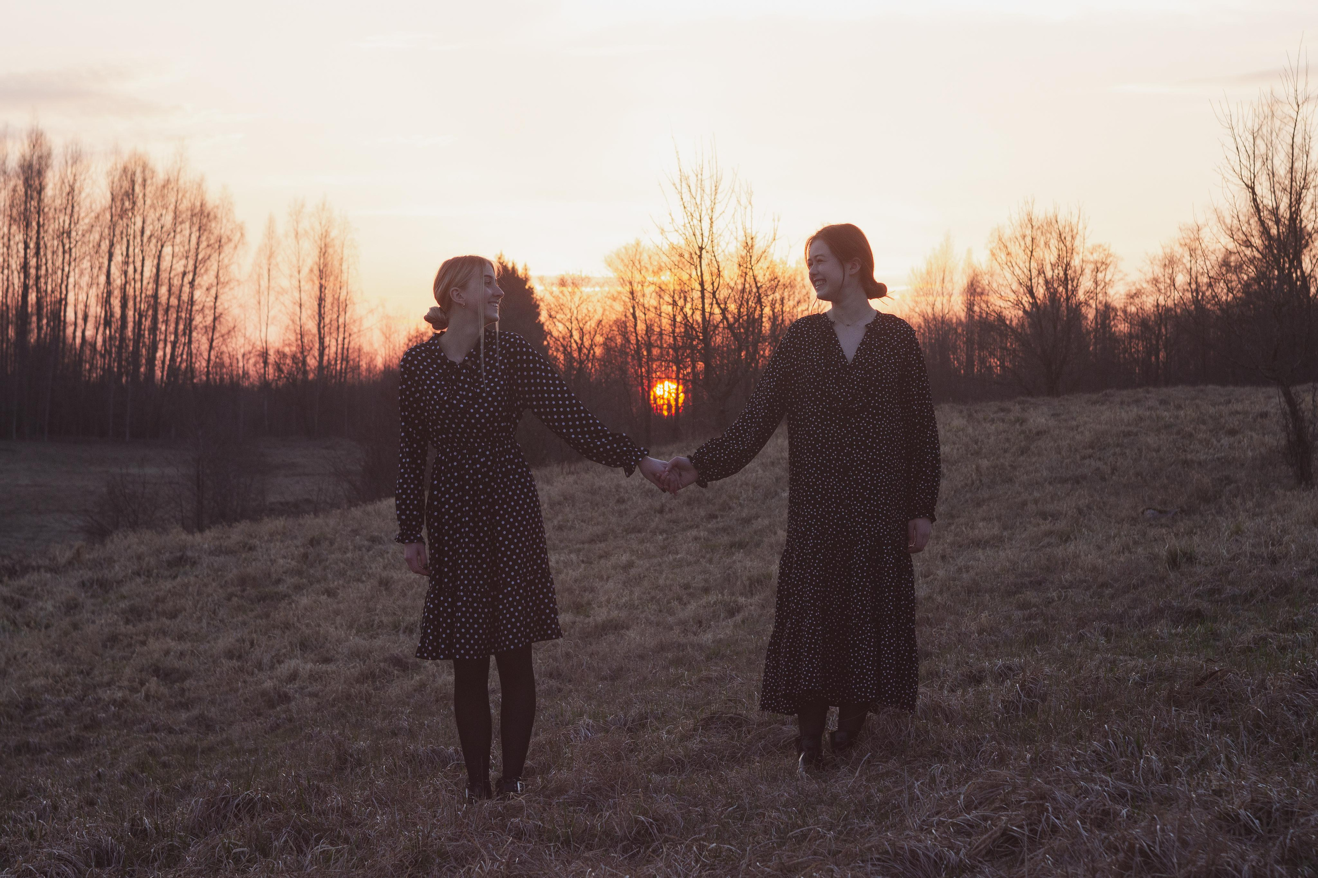 Ana & Akvilė. Fotografė Aleksandra Samozvanova