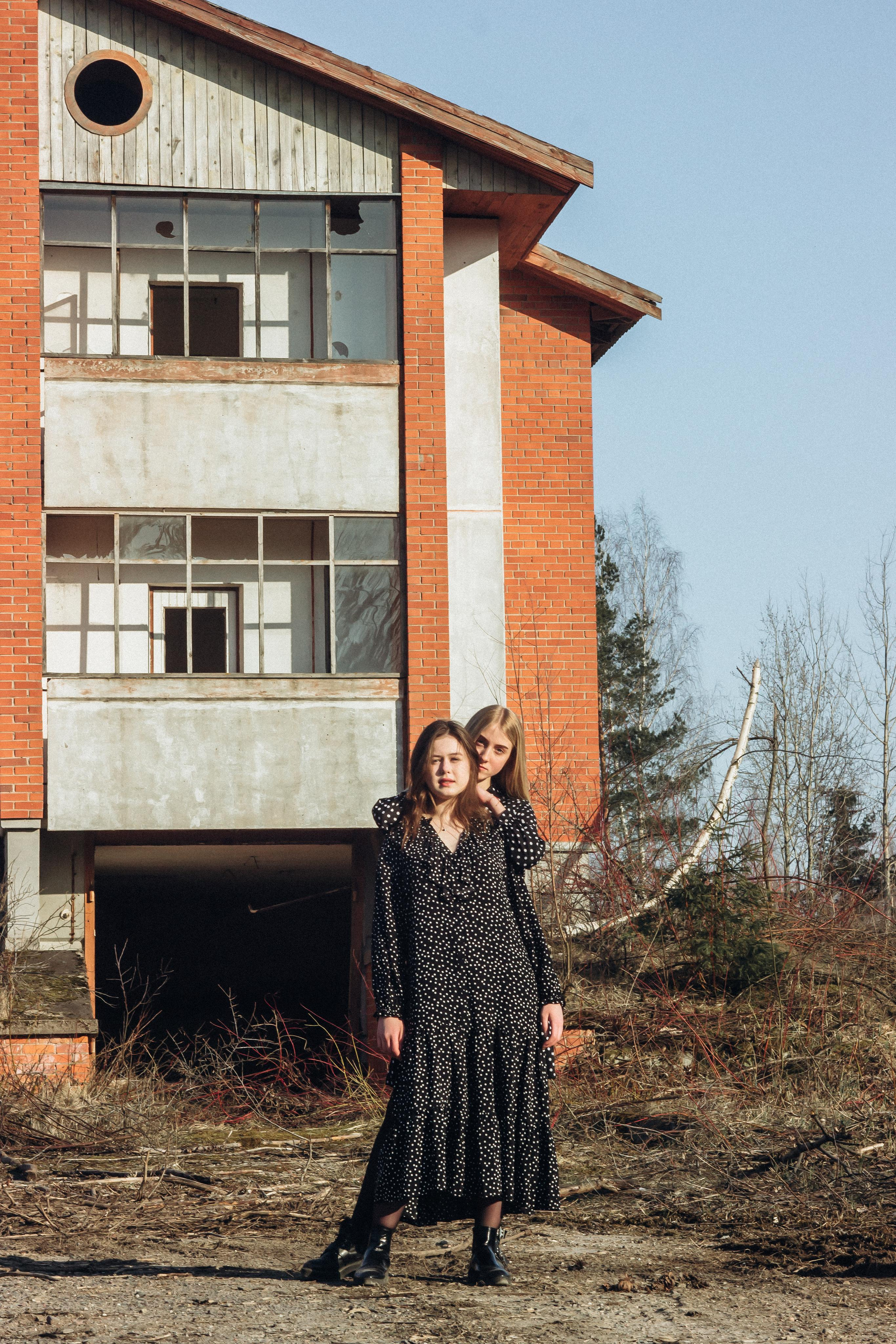 Ana & Akvilė. Fotografė Aleksandra Samozvanova