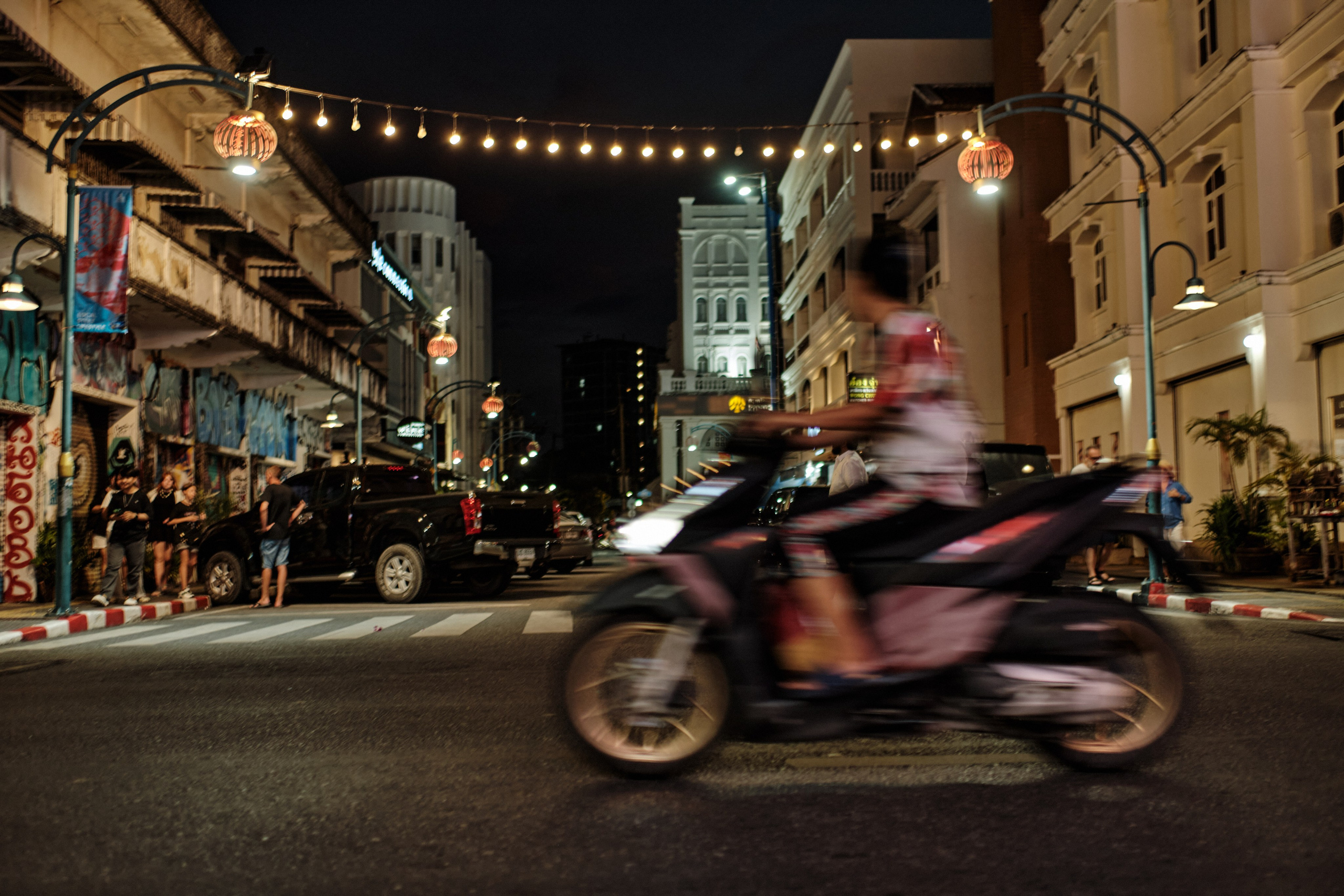 Phuket streets. New year. Portrait photographer Alena Novgorodtseva