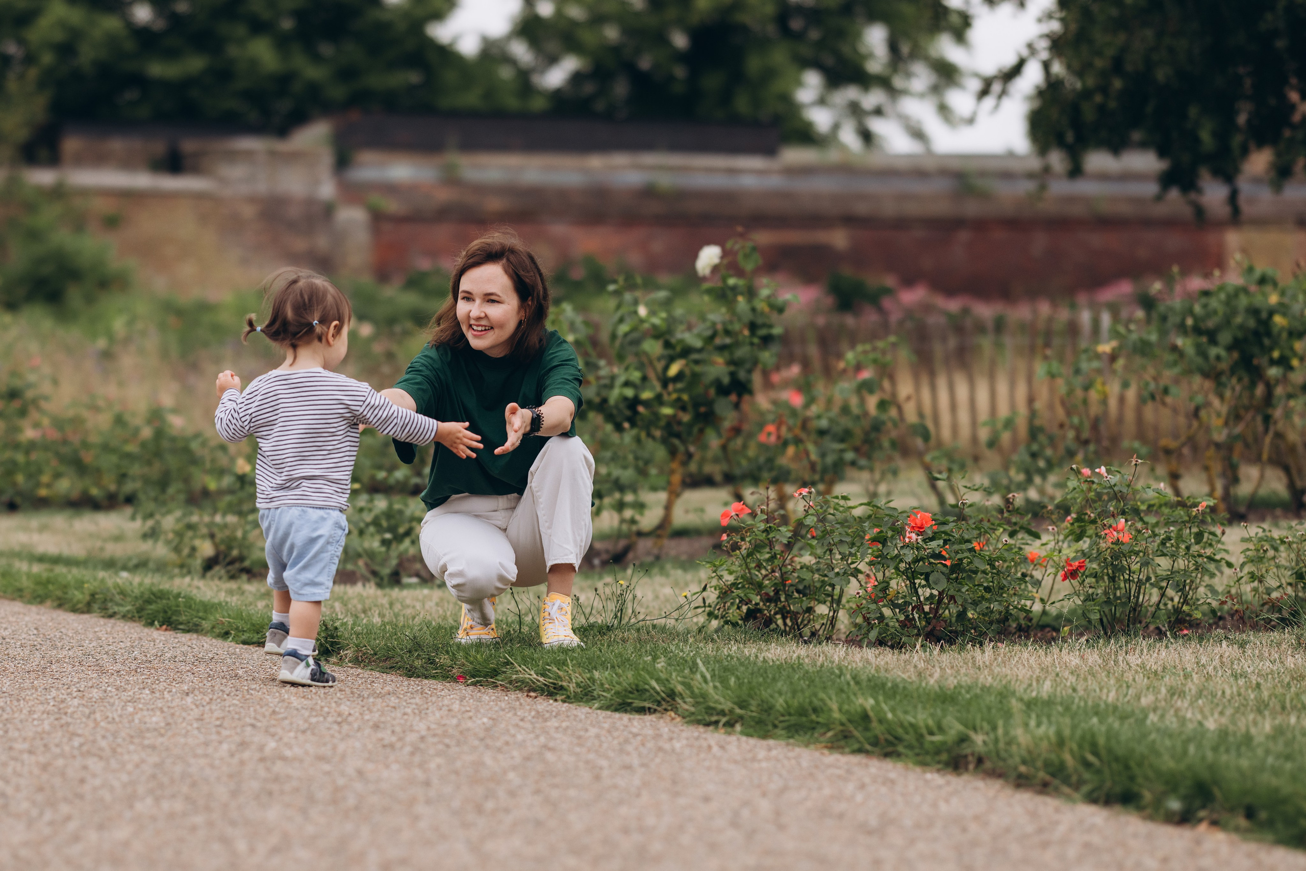 Milena with parents (Greenwich Park). Anastasia Klink, Photographer in London