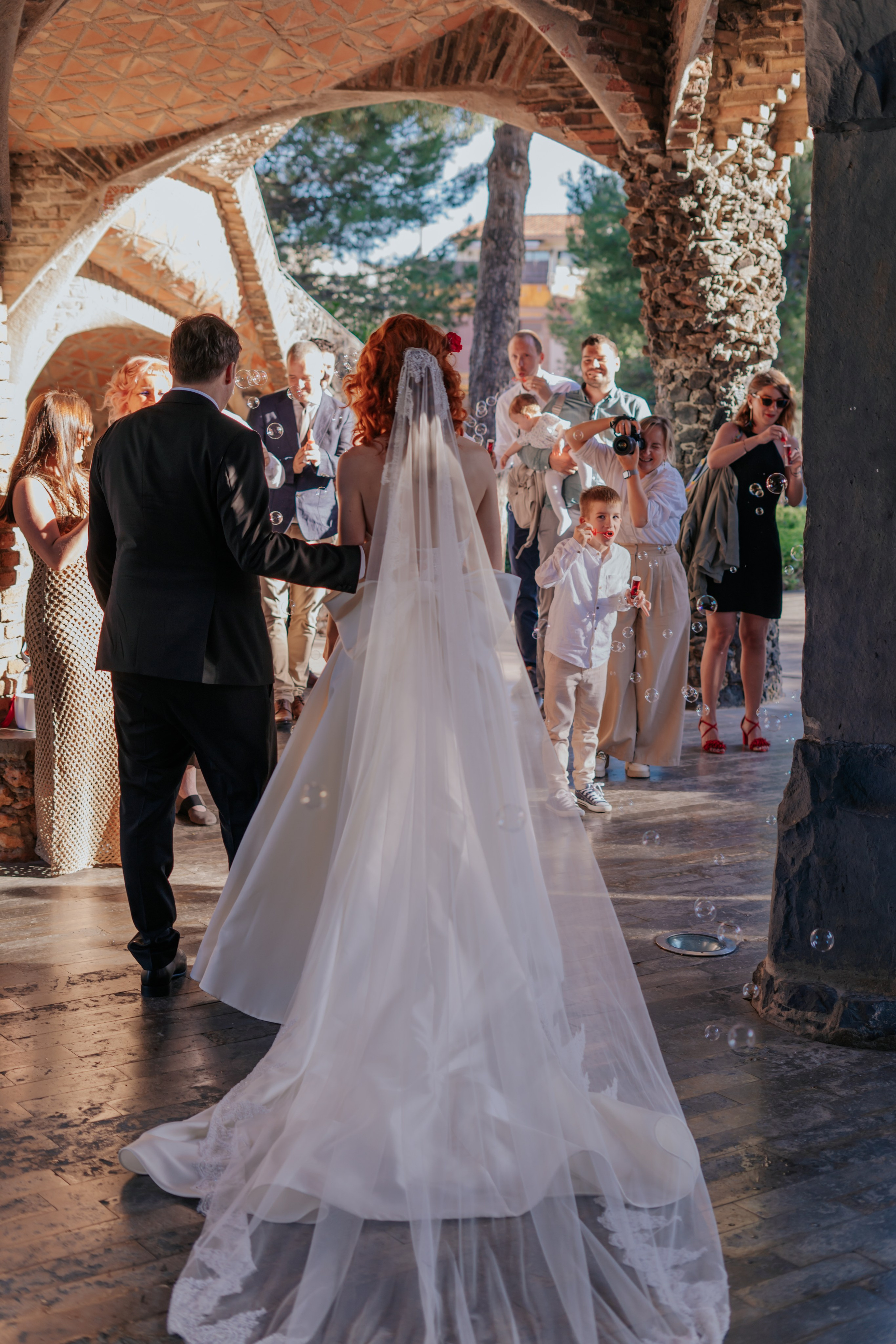 Havie & Isabel — a wedding in Gaudí’s Crypt. DiaFoto Weddings · Premium Destination Wedding Photographer & Videographer in Barcelona
