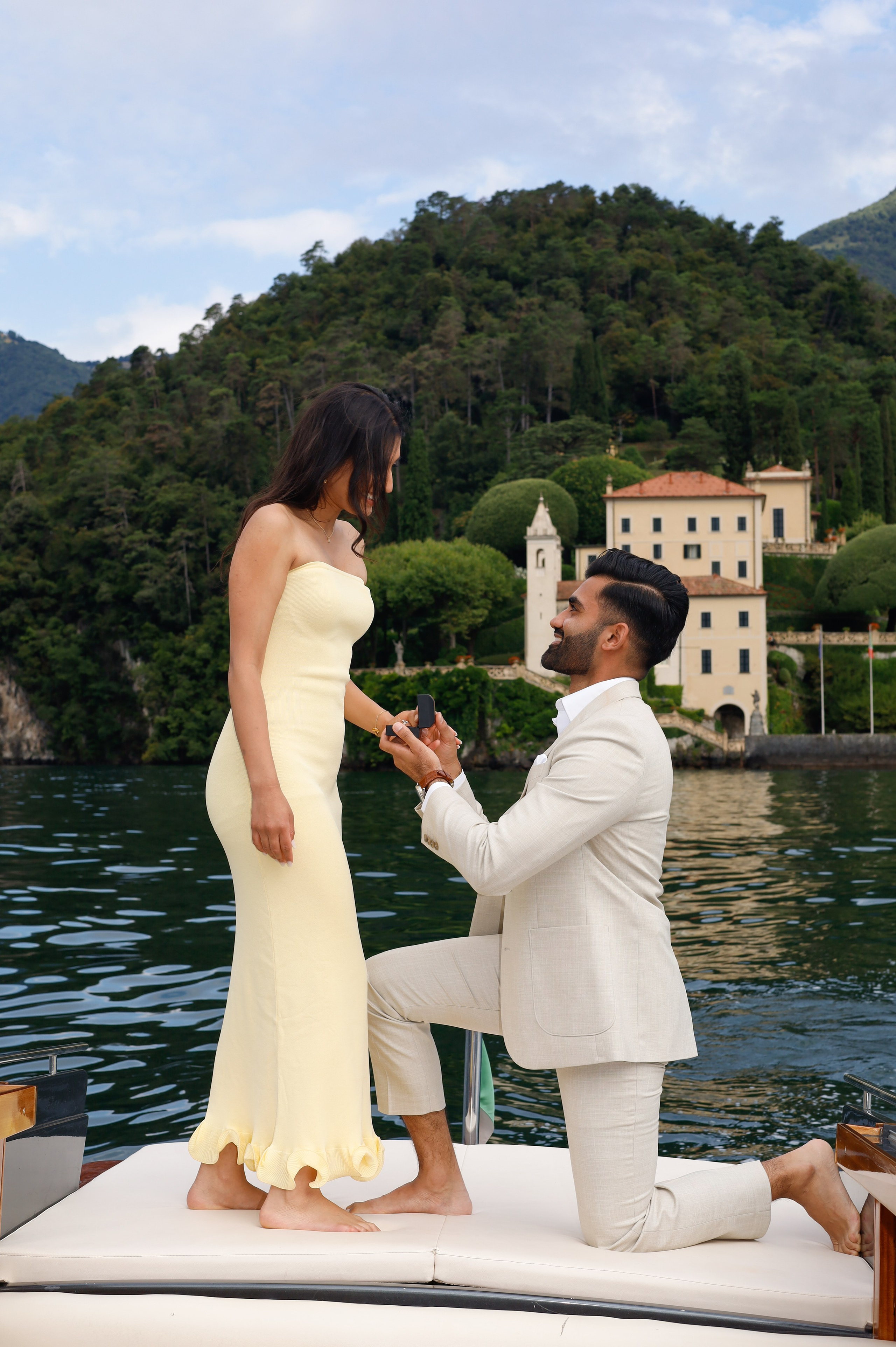 Lake Como Proposal on a Luxury Boat. Proposal Photographer in Lake Como