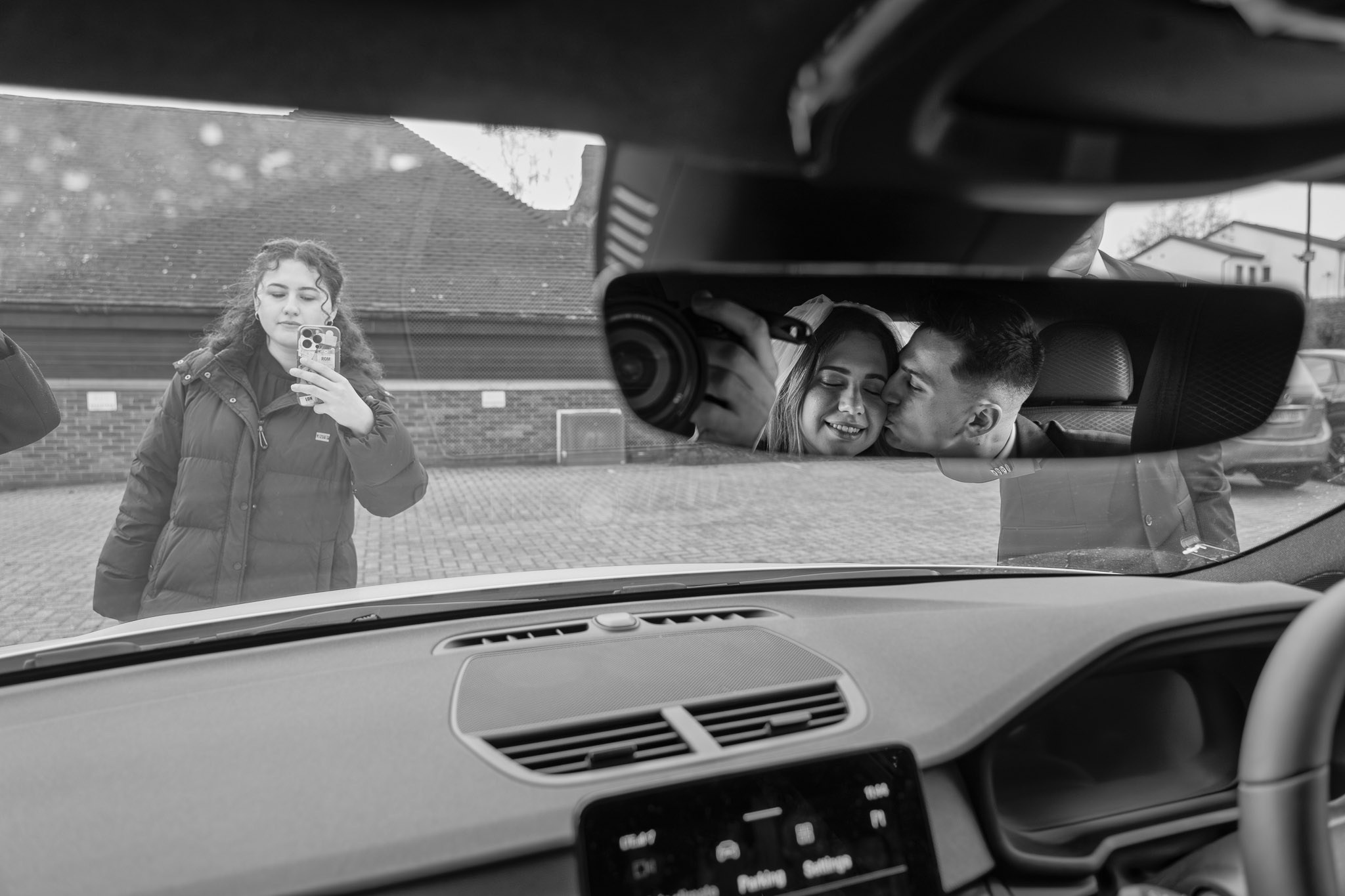 Book a wedding photographer and videographer in London. Wedding photographer in United Kingdom