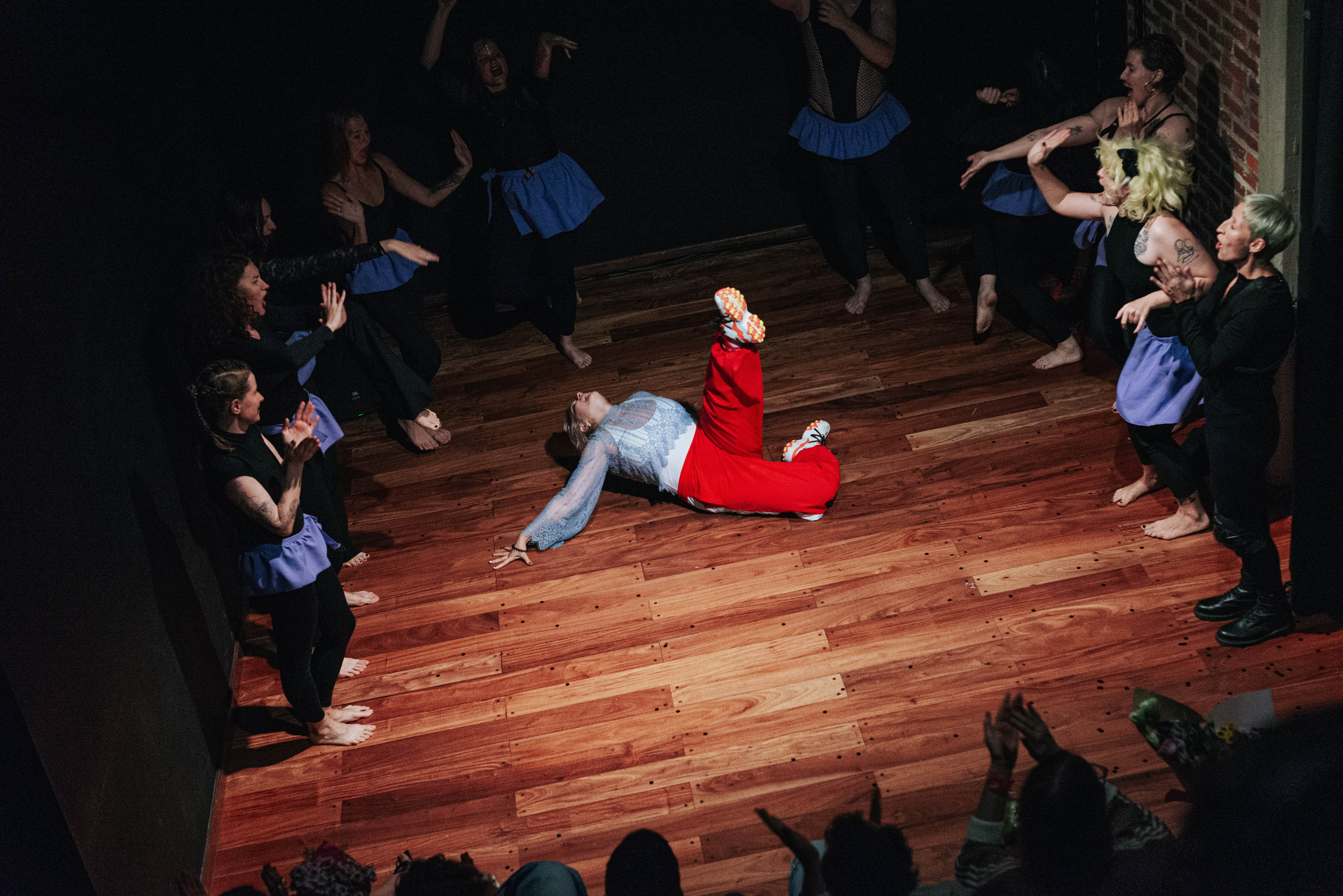Анонс. Полковник и птицы. Фотограф @elmirkami в городе Буэнос-Айрес