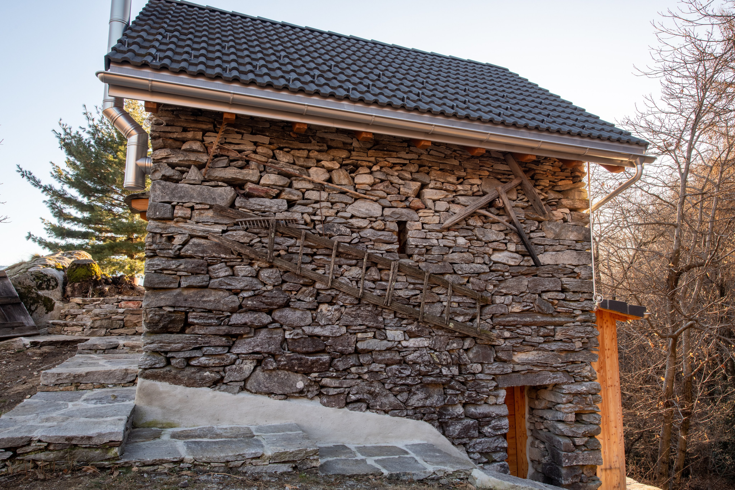 Rustico, VAL RESA, TICINO. Hallo! Ich bin Elena und arbeite als Immobilienfotografin