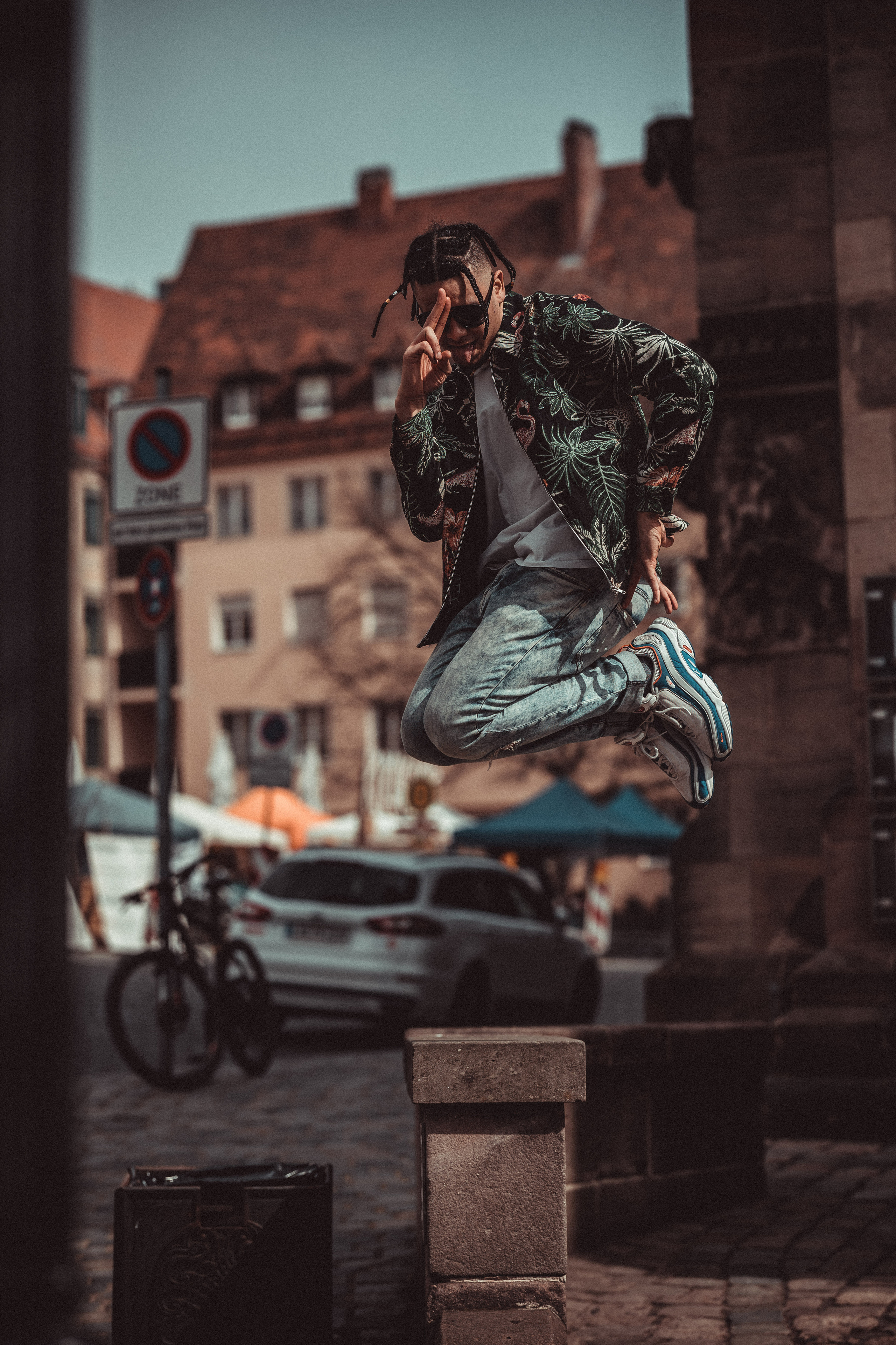 Do it big, do it right and do it with style. Main