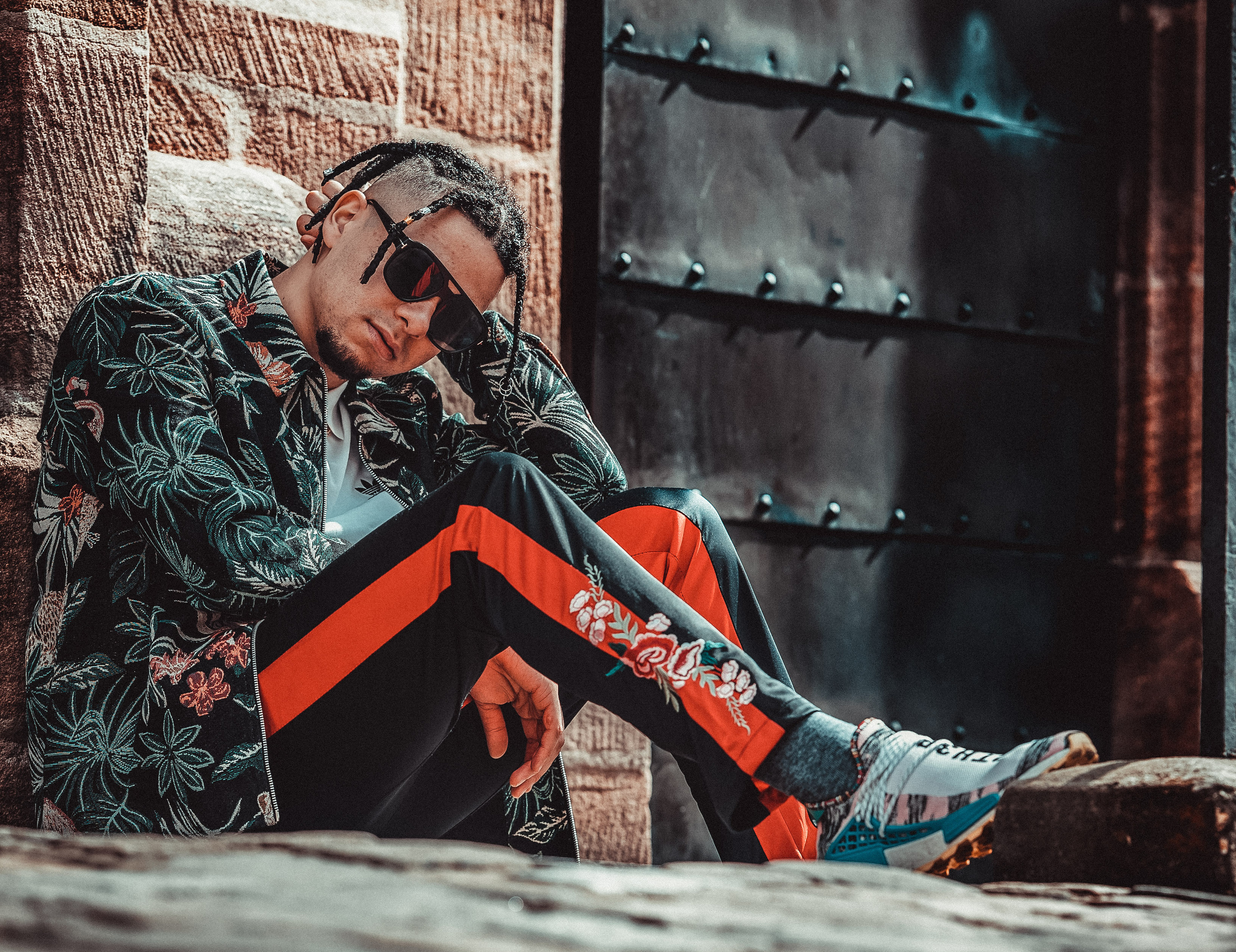 Do it big, do it right and do it with style. Main