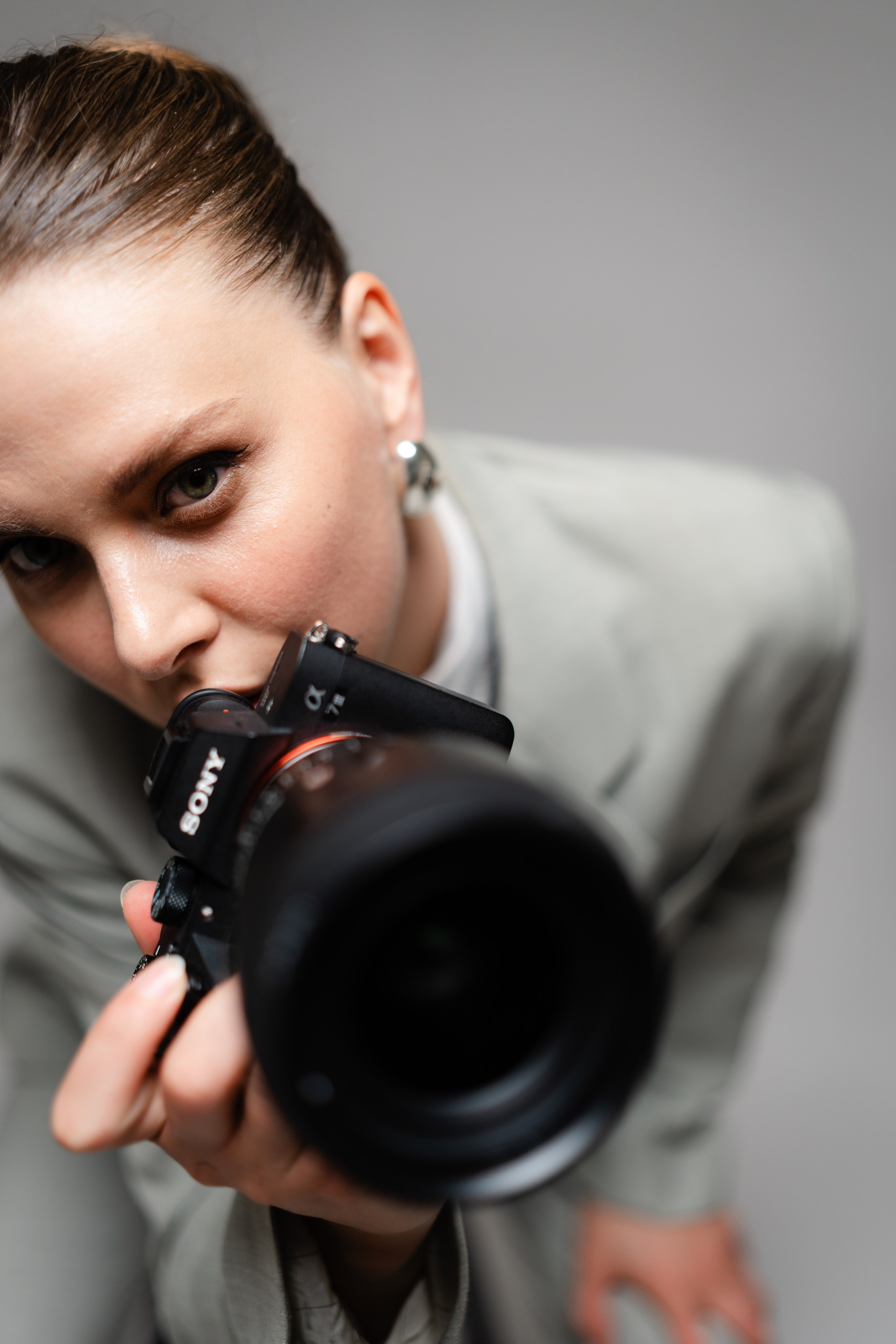Viki Personal Branding. Candid Photographer in Ireland | Authentic Wedding Photography Miruna Daiana