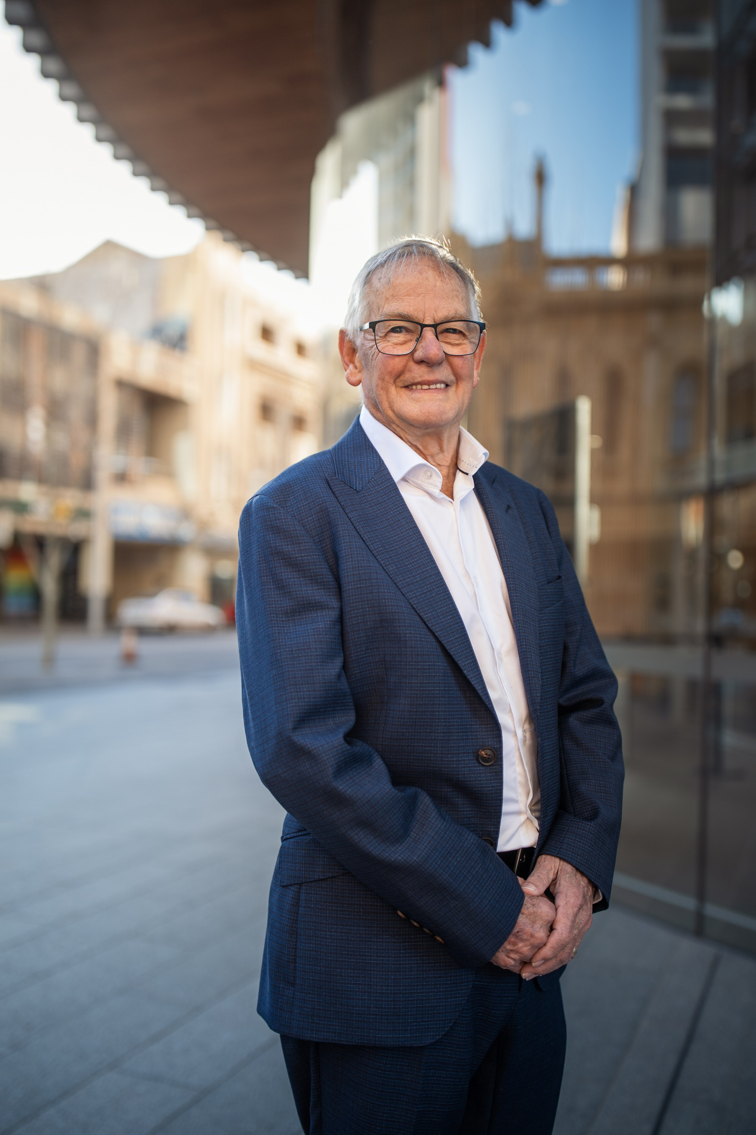 Ron Cole, Financial broker