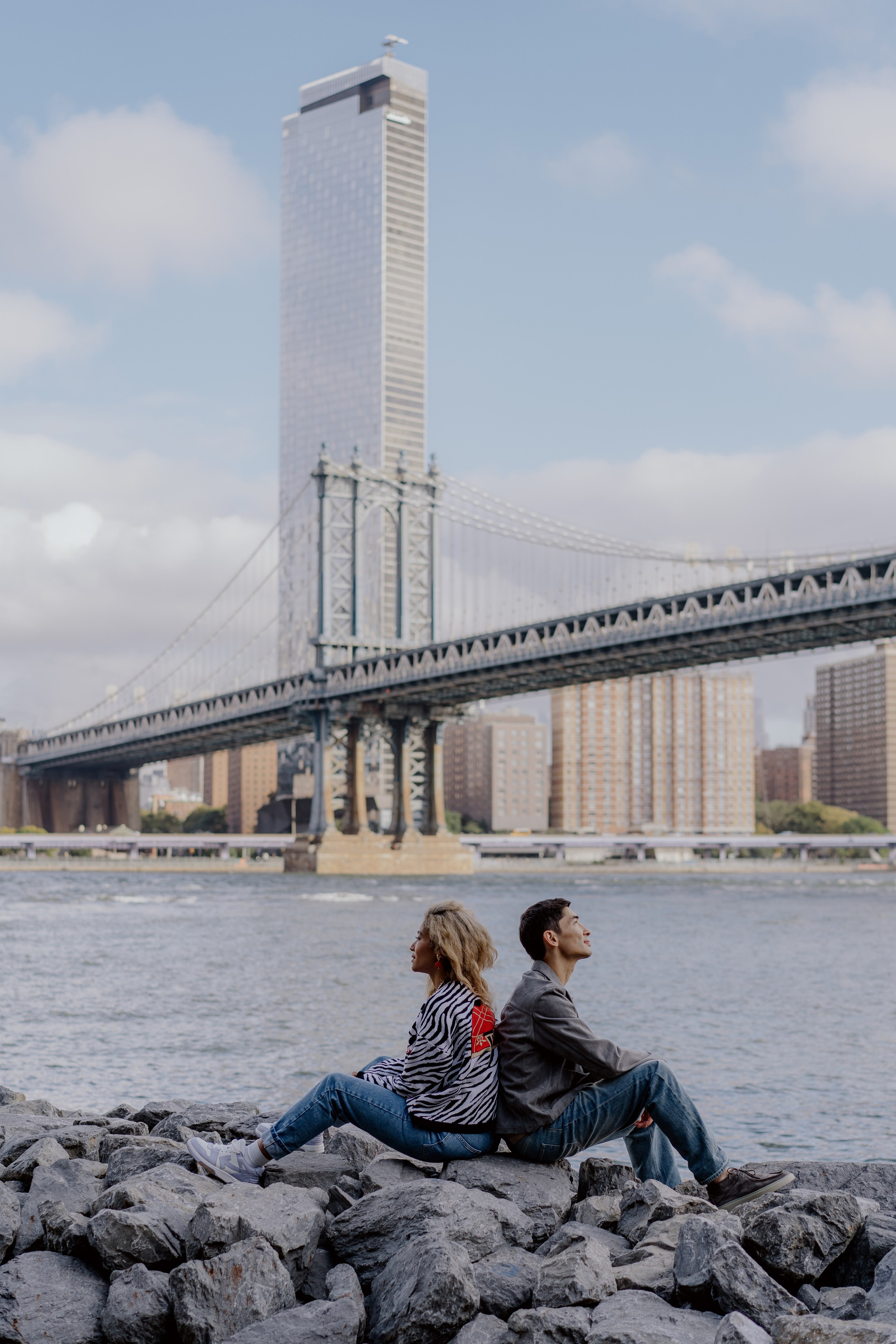 Brooklyn bridge at sunrise. Videographer and photographer in New York // MAKAROV.VIDEO