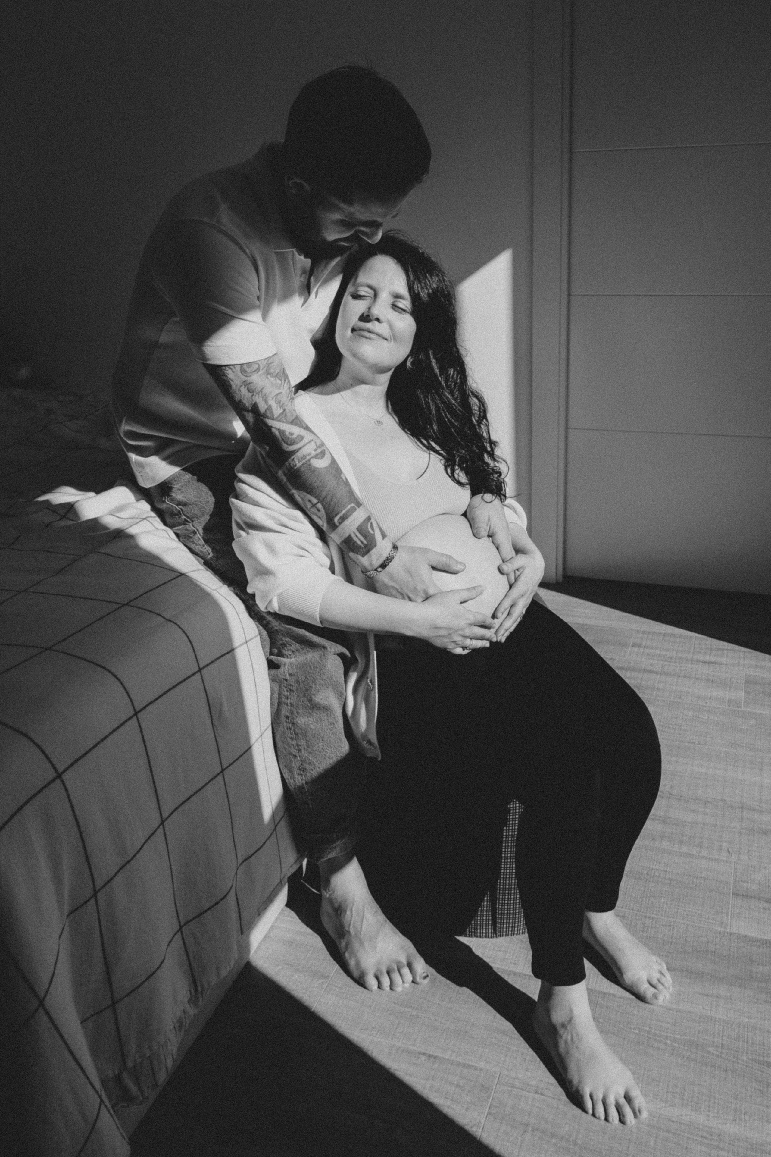 Sesión familiar embarazo. Fotografía profesional en Calafell - Elena Medvedeva