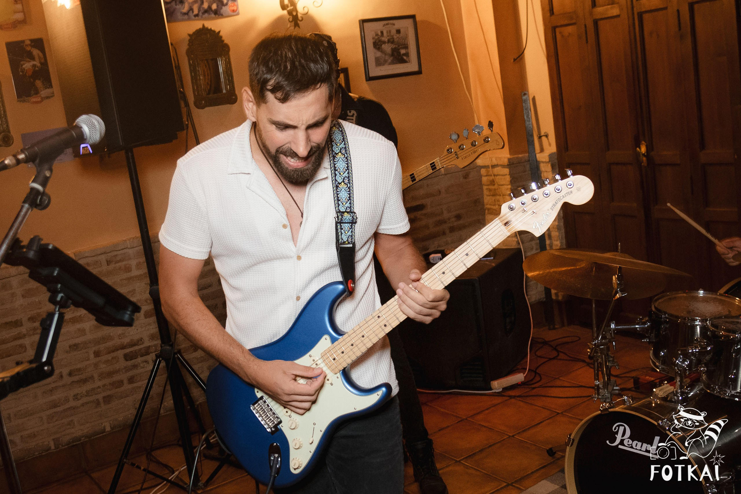 Stones of the Coast en Café Aljibe Rojales: Reportaje fotográfico 30.08.25 | FOTKAI