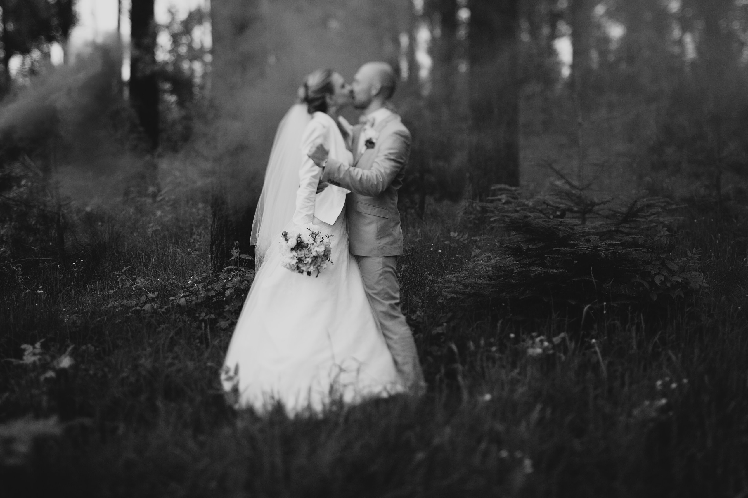 Robert & Andriana, Lviv. Denny Savon — Photographer in Santorini | Weddings, Love Stories & Flying Dress