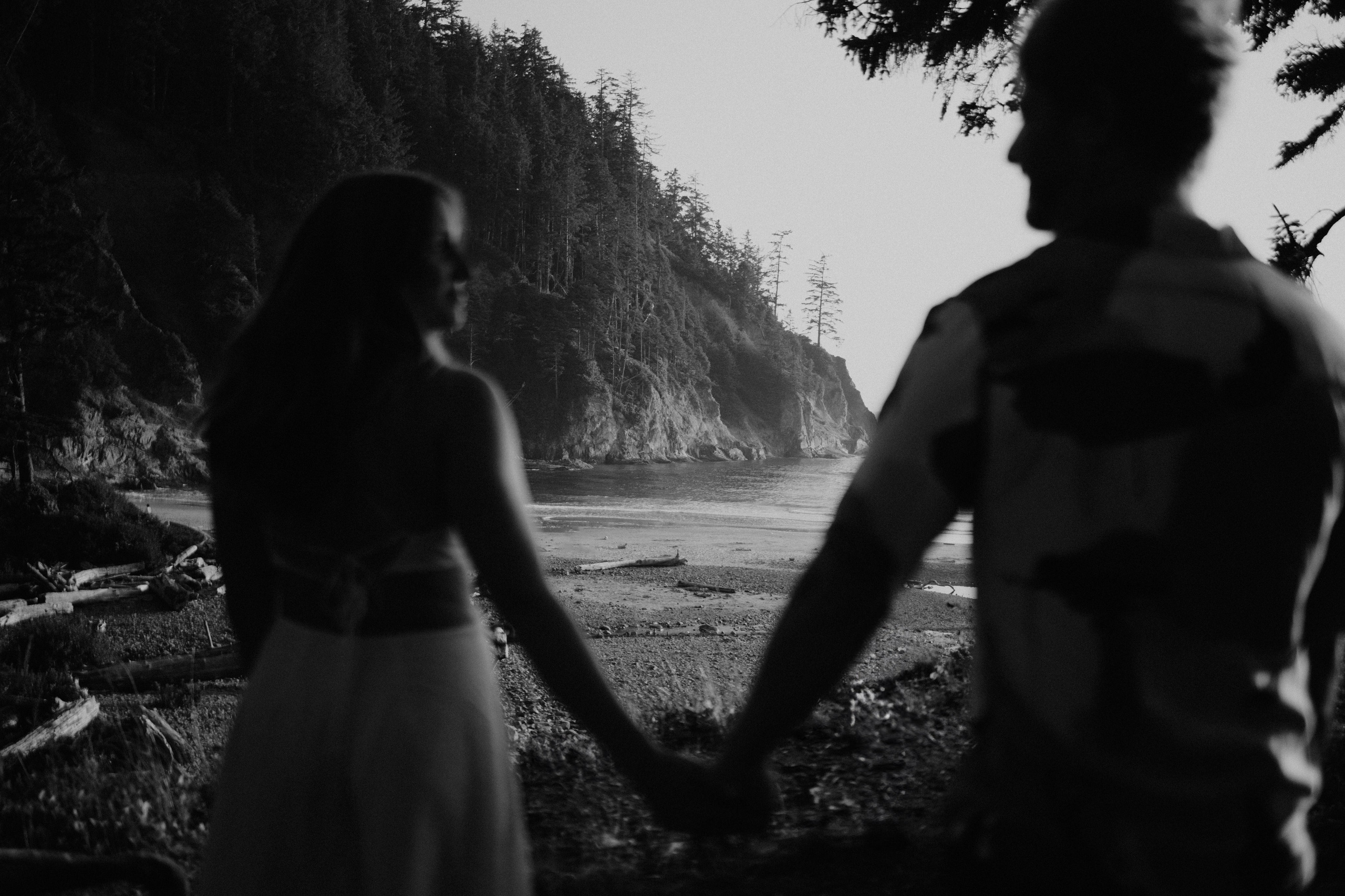 Engagement Photography at Cannon Beach | Jessie & Isaac's Session by Georgy Shishkin | Capturing Moments in Portland, Seattle, Bend & Oregon. Capturing Love in the Heart of the Pacific Northwes