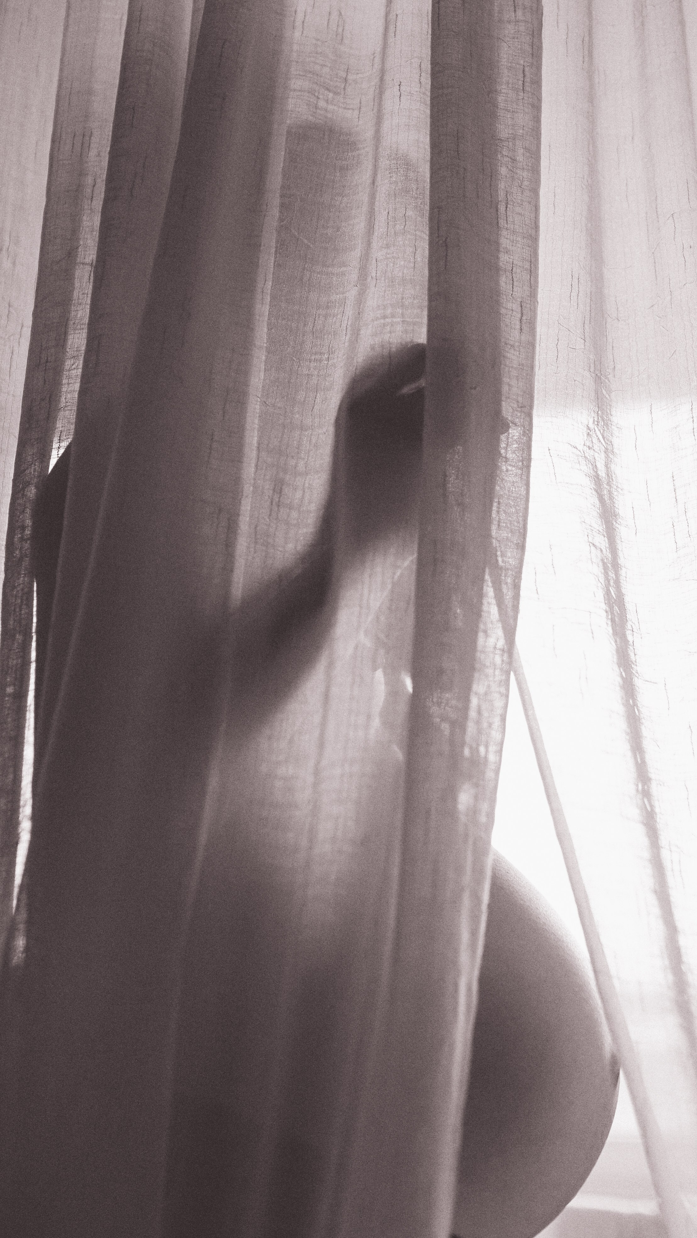 Mother Earth: Proiect de Fotografie Maternitate | Mădălina Beda. Madalina Beda- Artist vizual, fotograf, doula la nastere, consultant babywearing Brasov si in toata tara