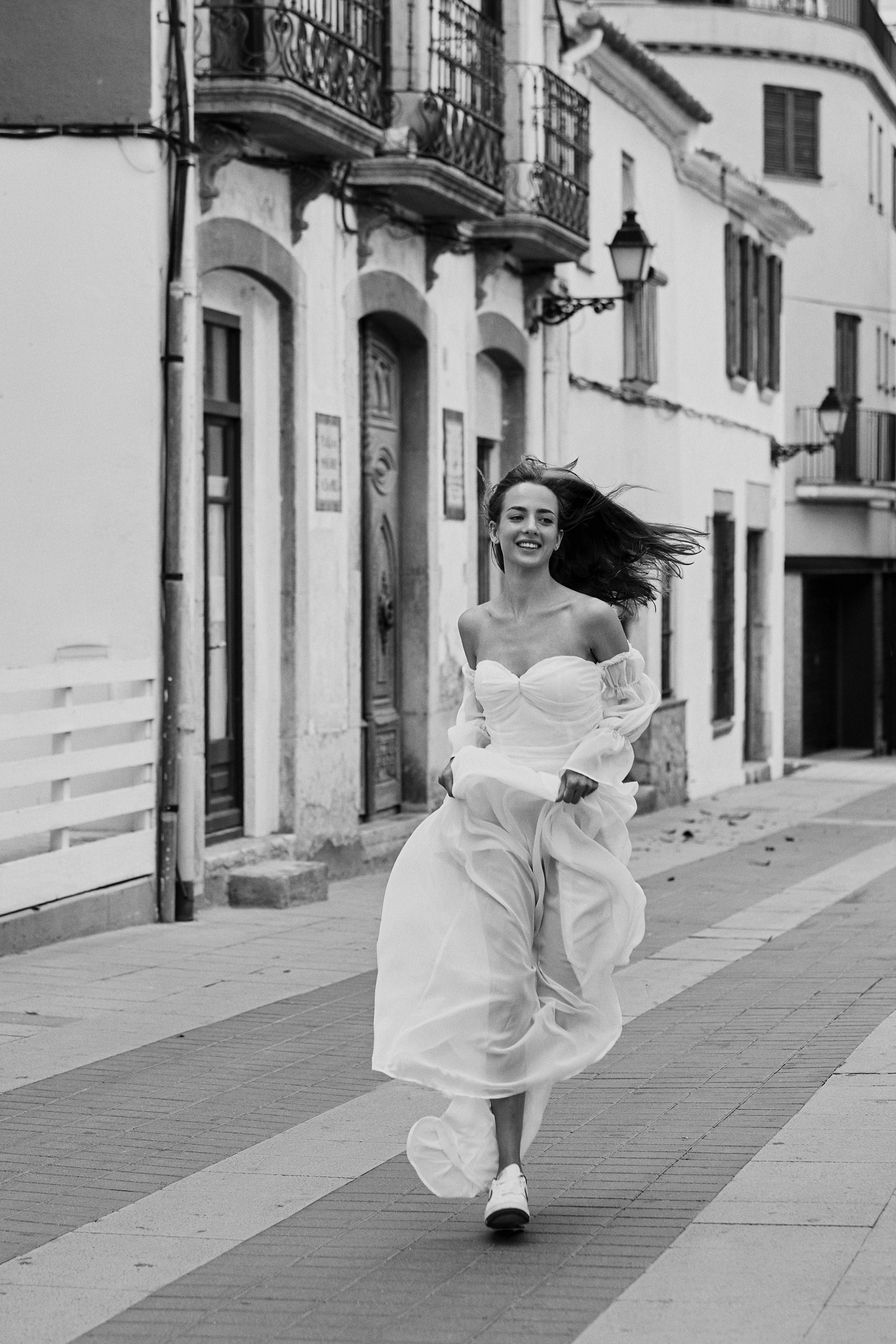 The runaway bride. Photographer in Barcelona Spain Zhanna Zakharchenko