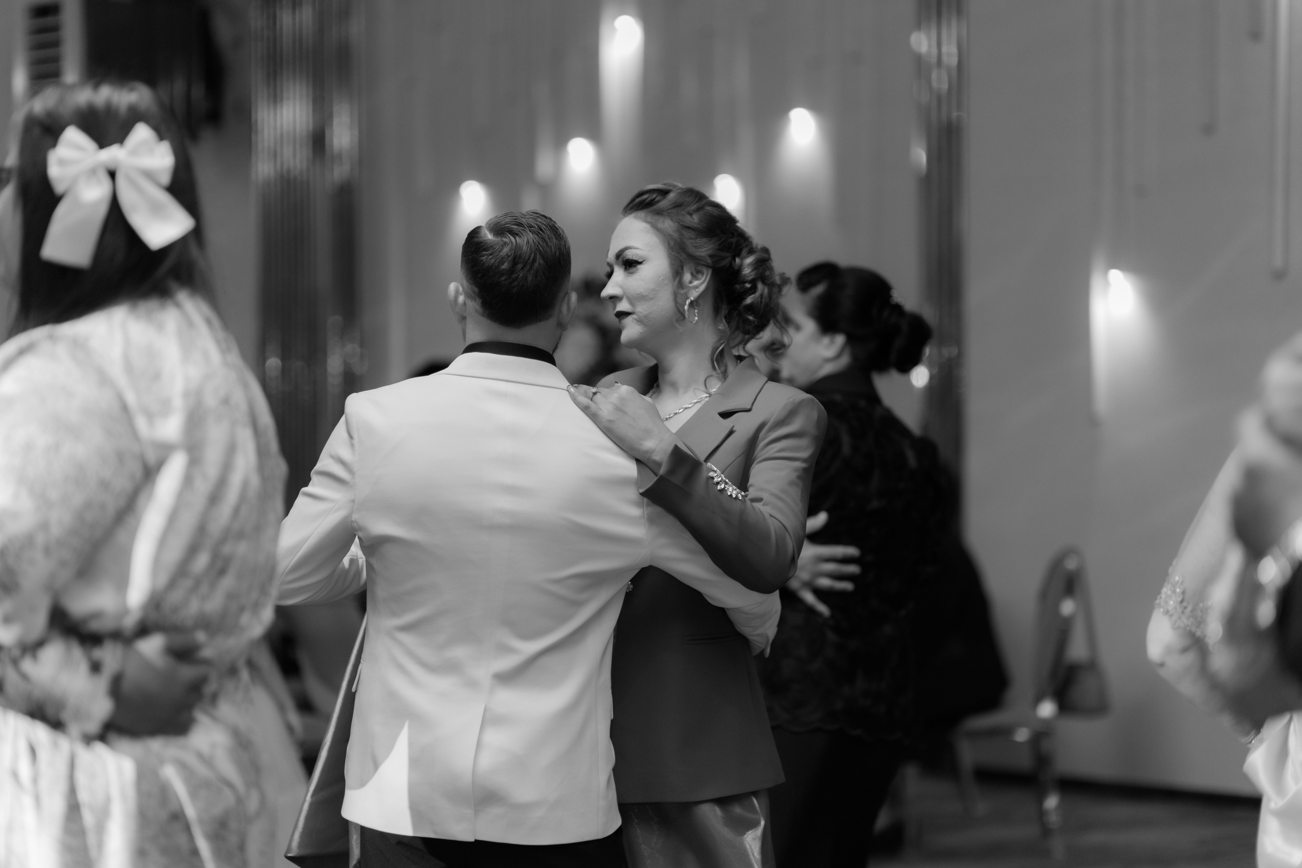 Valentina & Marcel. Fotograf si videograf — evenimente si studio