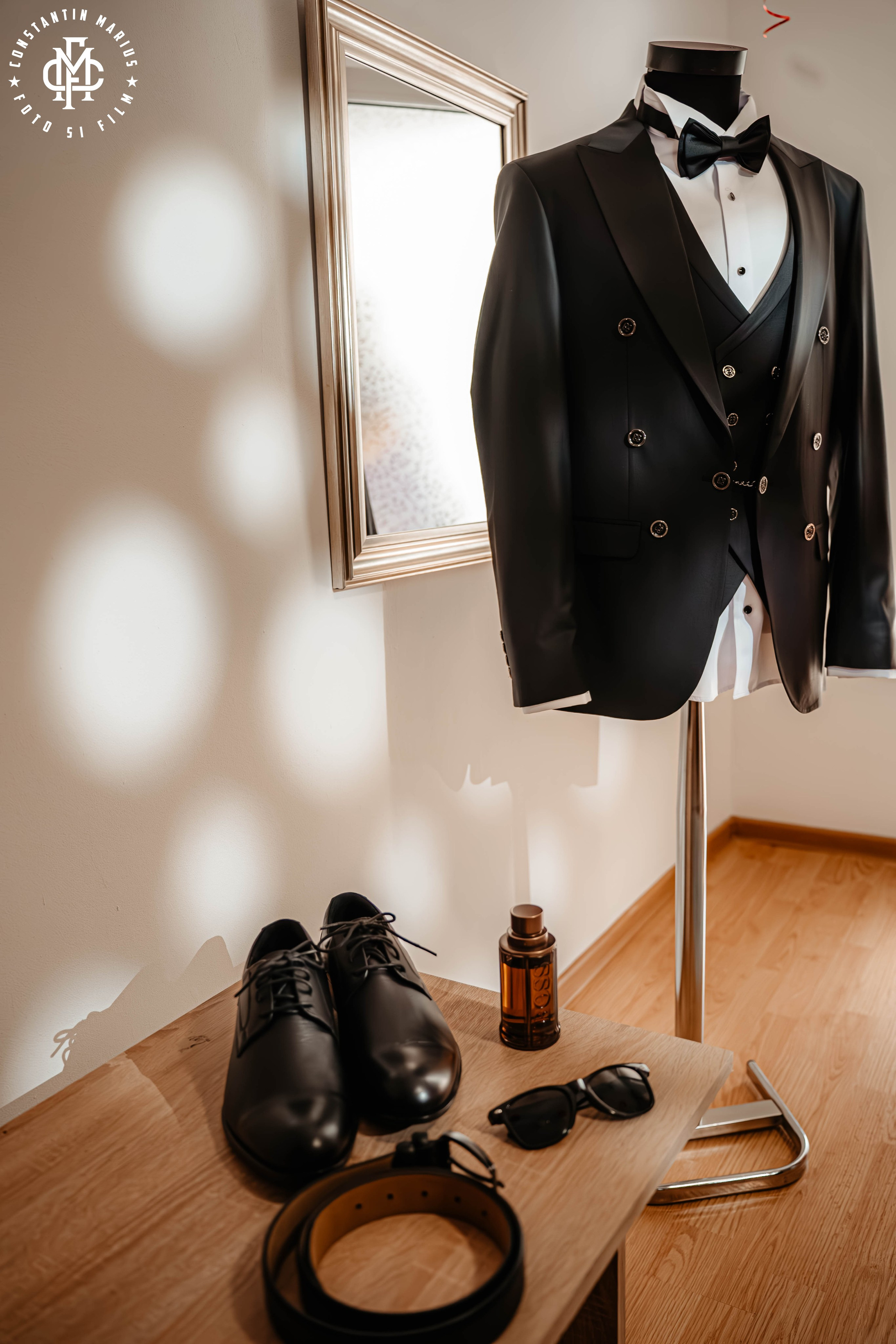 WEDDING PHOTOGRAPHY. DESPRE NOI