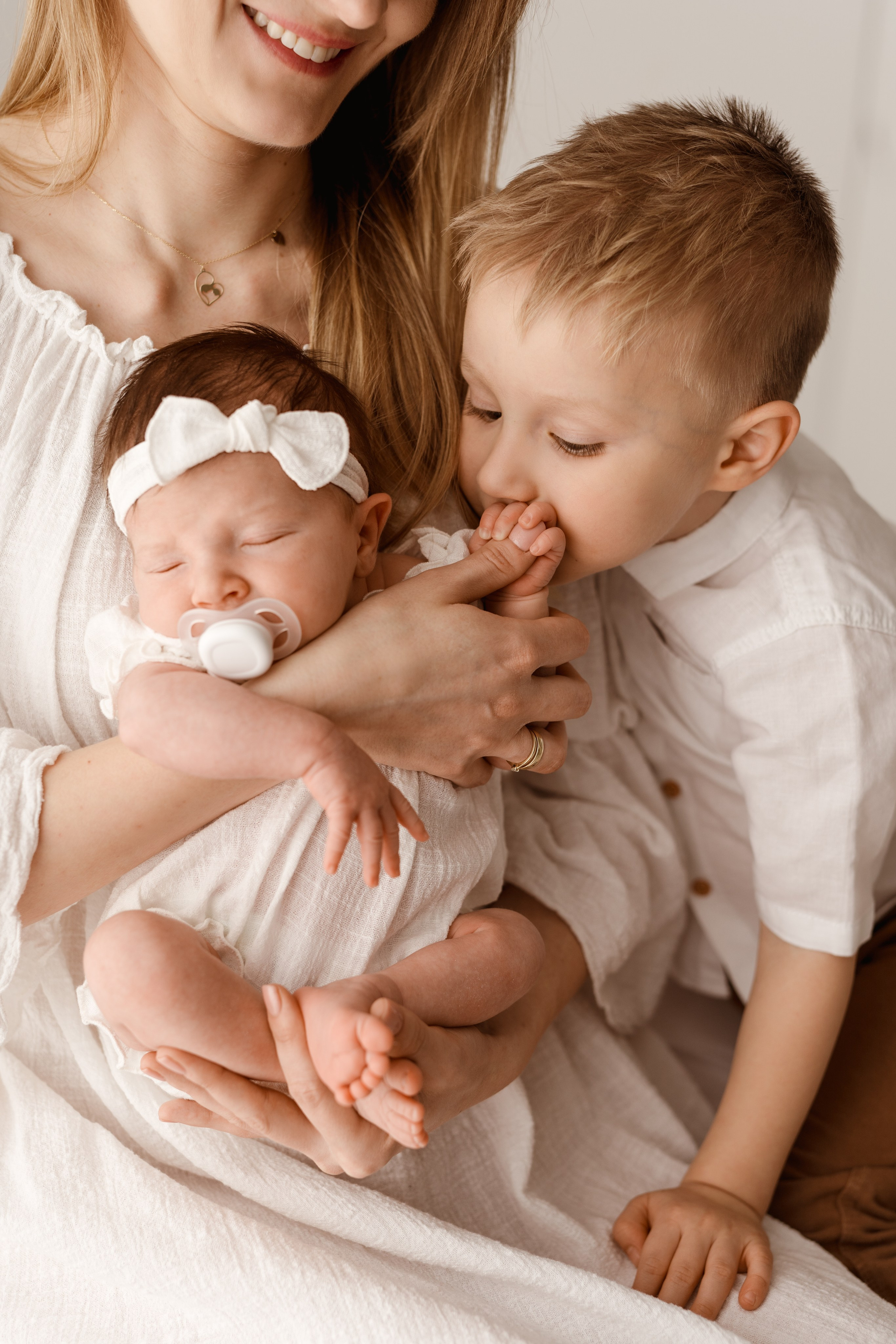 Fotografia Noworodkowa Łódź - Piękne Zdjęcia Noworodków. Fotograf Łódź - sesja ciążowa, noworodkowa, dziecięca. Studio w Łodzi