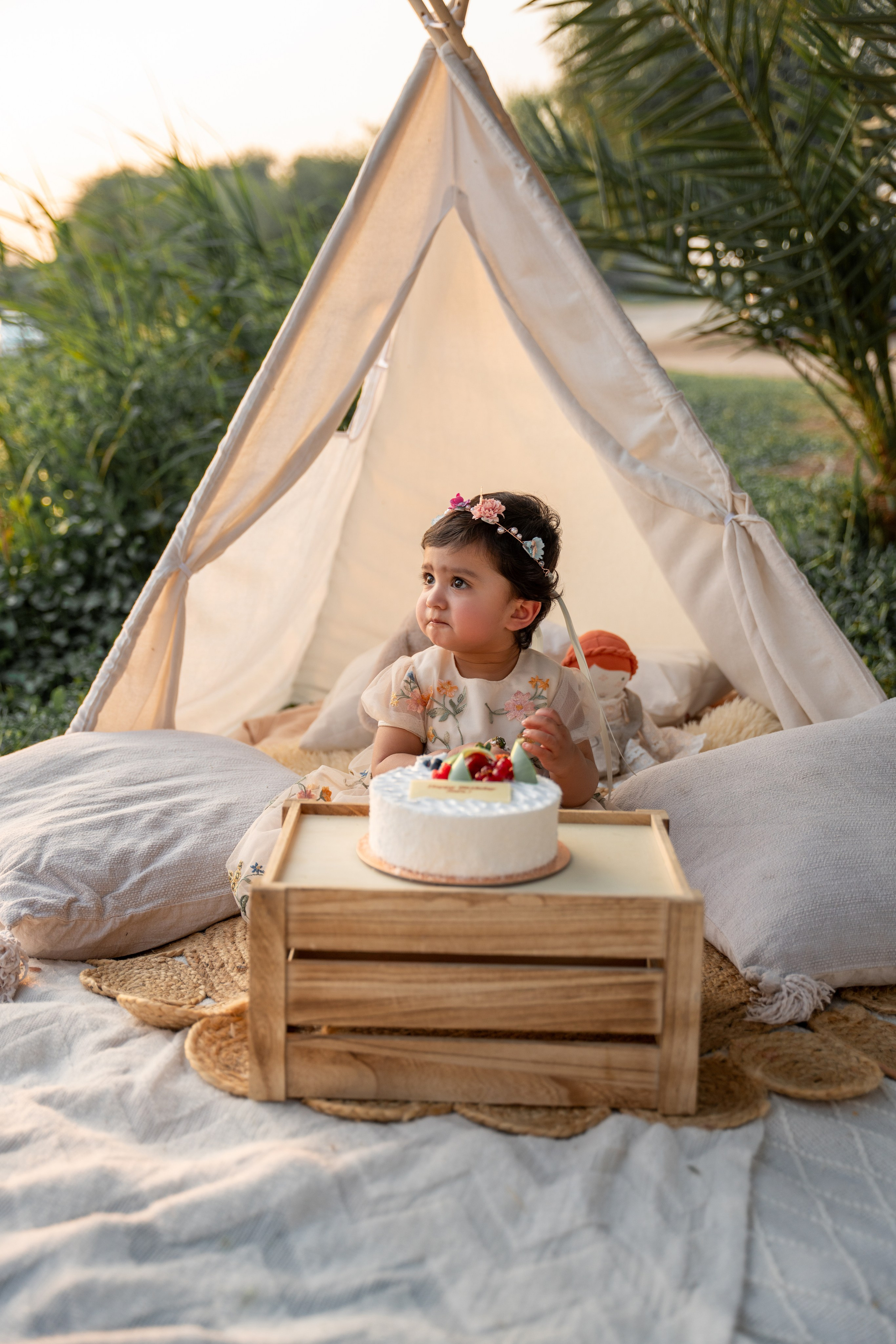 Cake smash and happy time. Angela Iakovleva — Family Photographer in Dubai