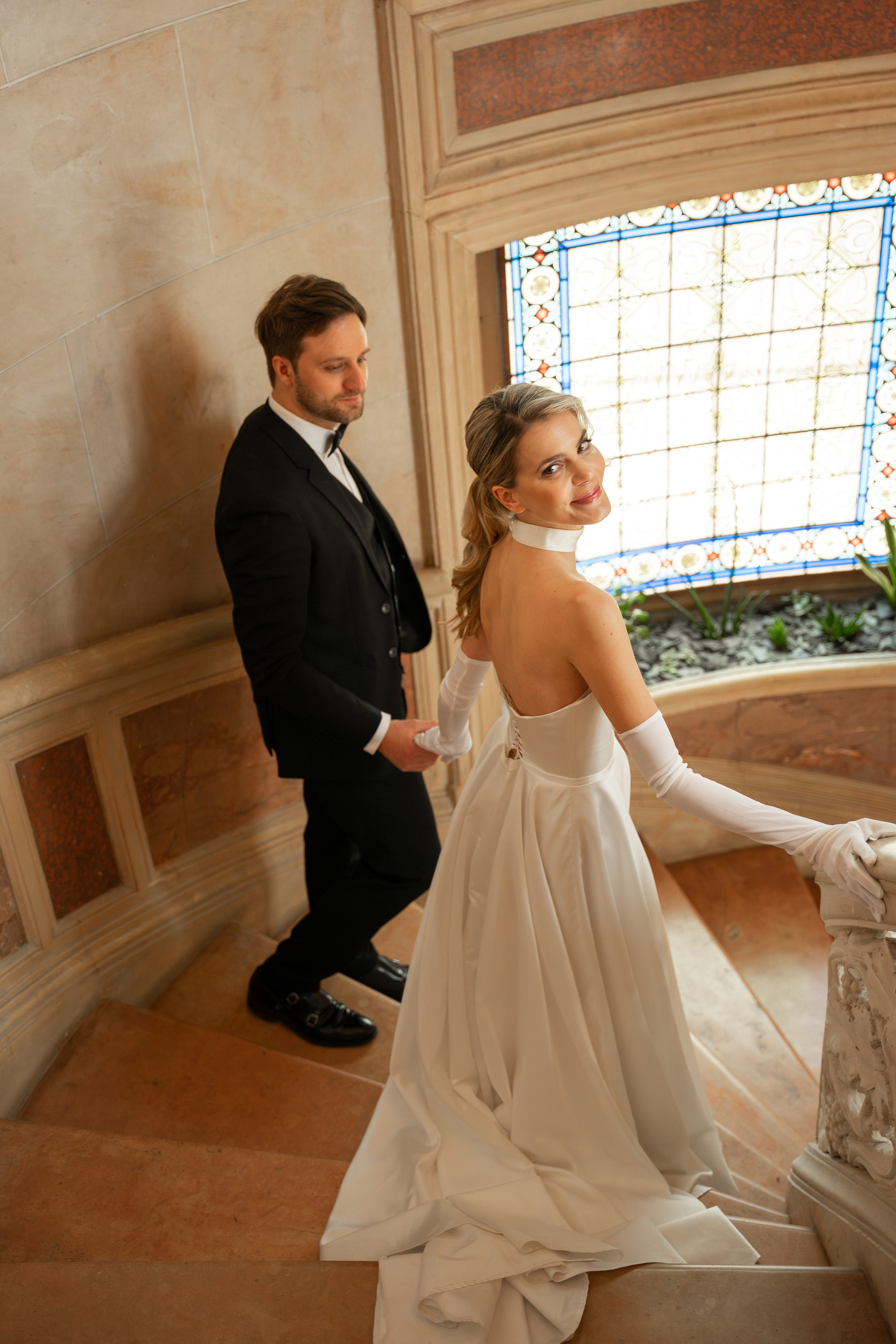 Chateau elopement inspiration. Wedding photographer in Paris Oksana Shum