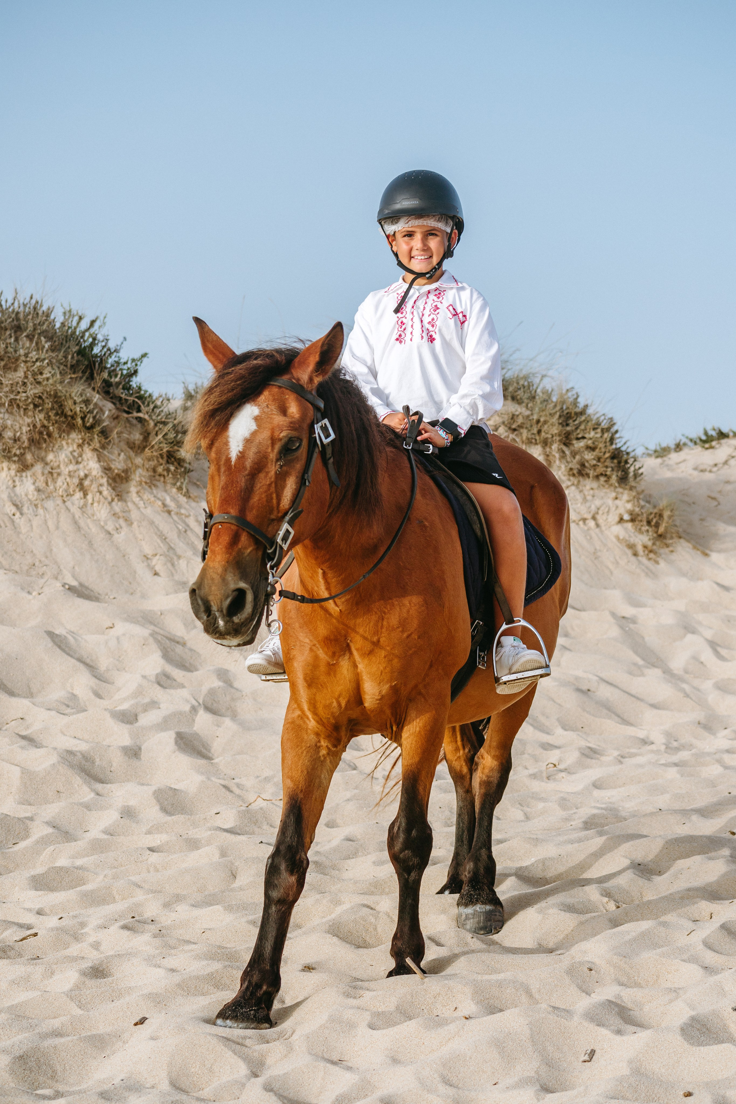 Marlene & Tiago com filhos. Passeios a Cavalo na Praia Peniche | Eco Salgados Agroturismo