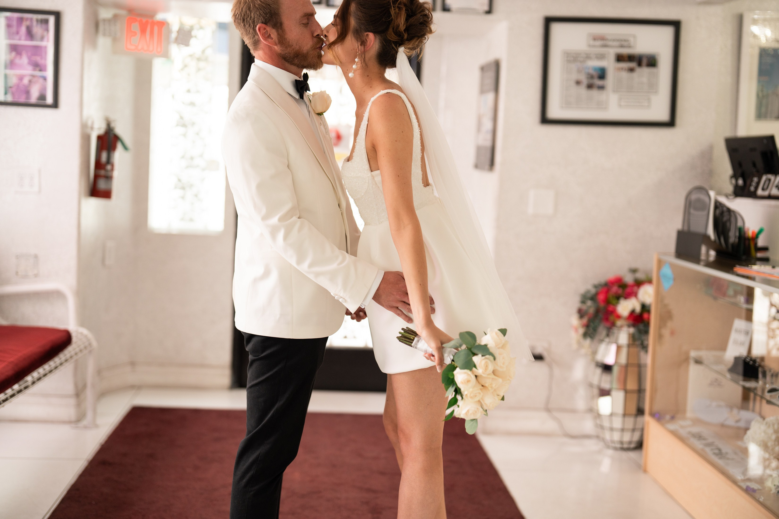 Emma&Daniel. Wedding & elopement photographer Viktoriya Kravtsov. Las Vegas
