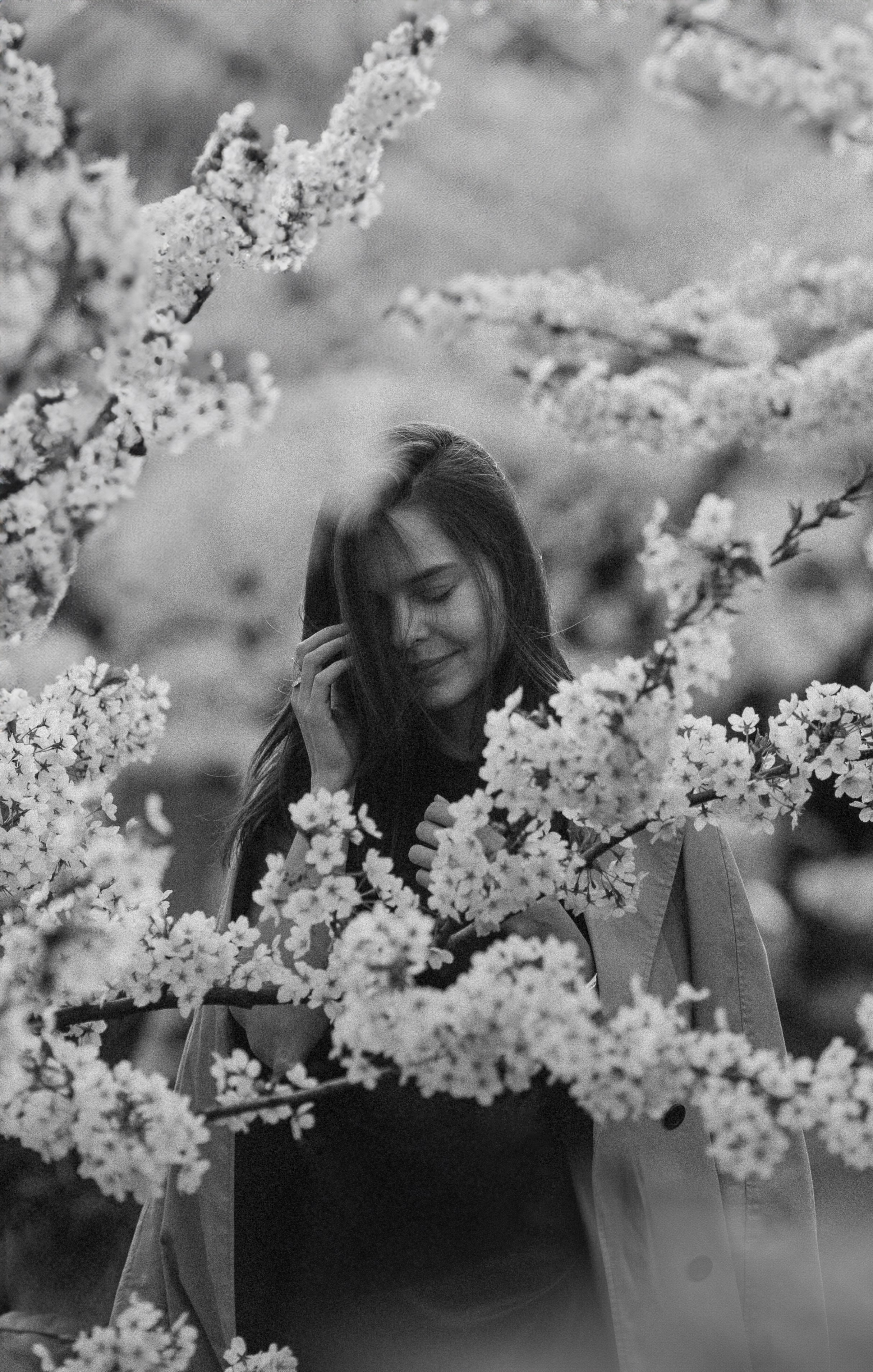 Прогулка Ольги в сакуре. Family photographer in Vilnuis Svetlana Naumova