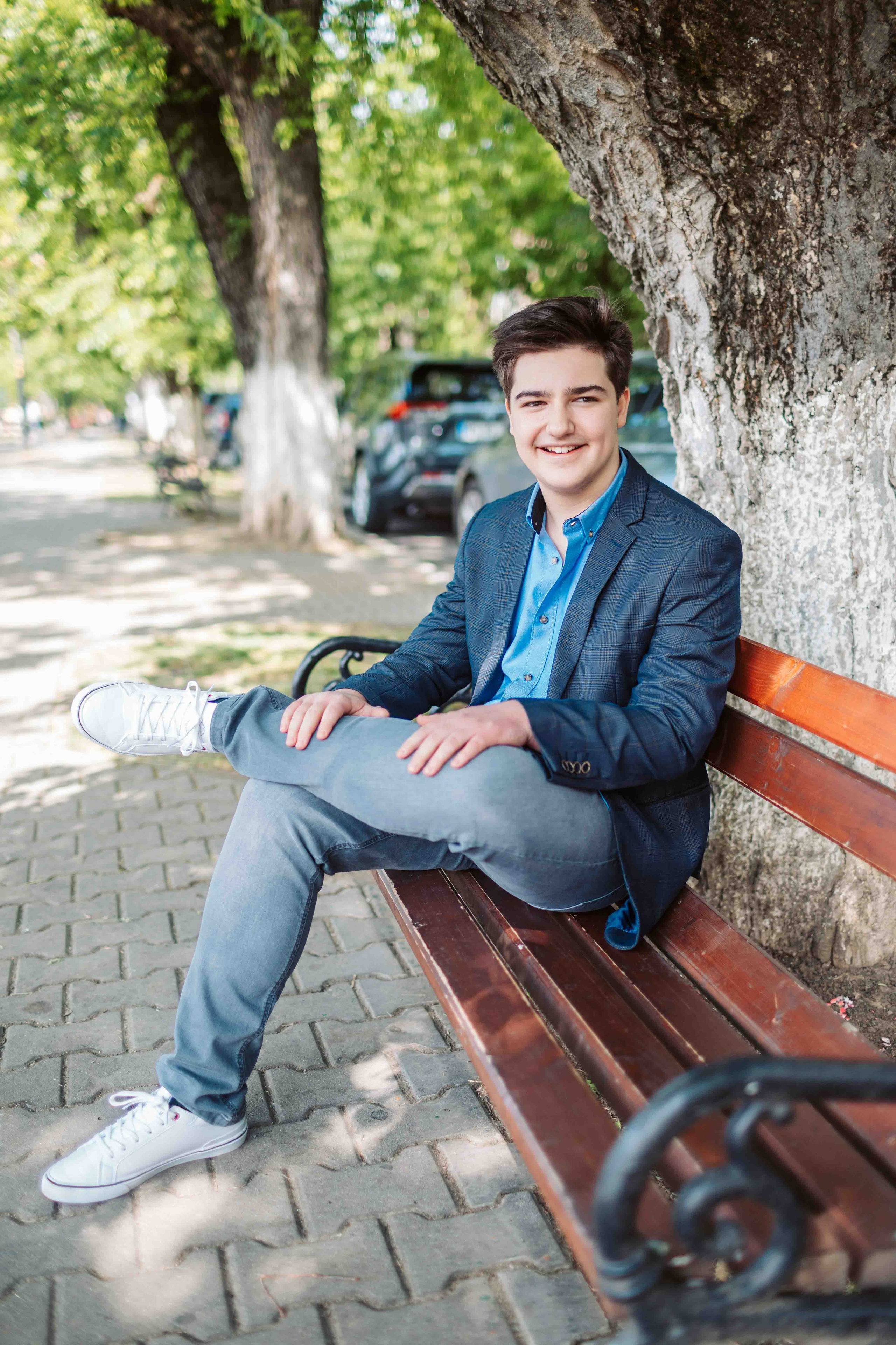 8B — Tudor Vladimirescu. Contrast Studio