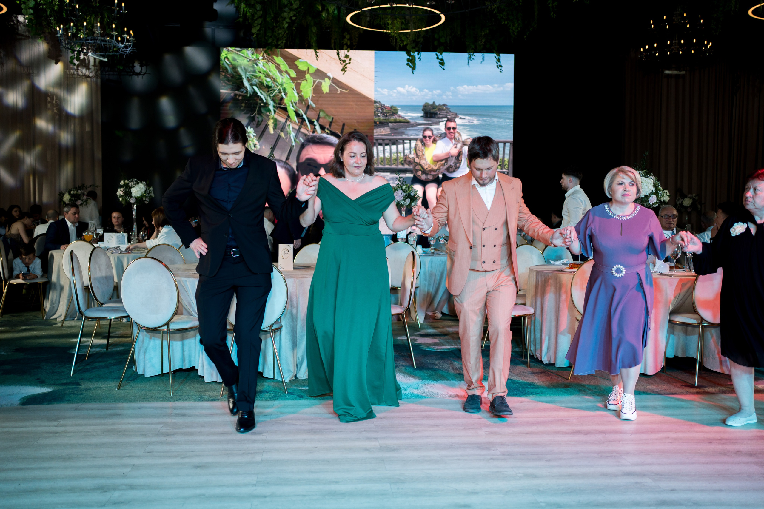 PARTY. Gabriel Florea — Fotograf nuntă București