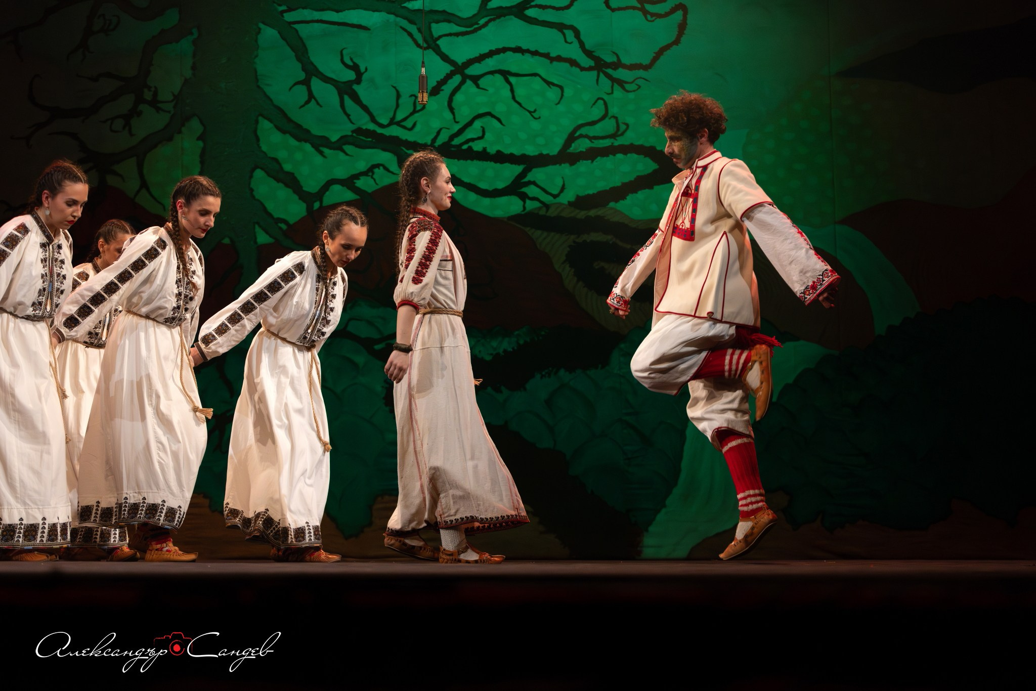 „Змейова сватба“, спектакъл на представителен ансамбъл „Шевица“ - 28.03.2026 -. Александър Сандев - website