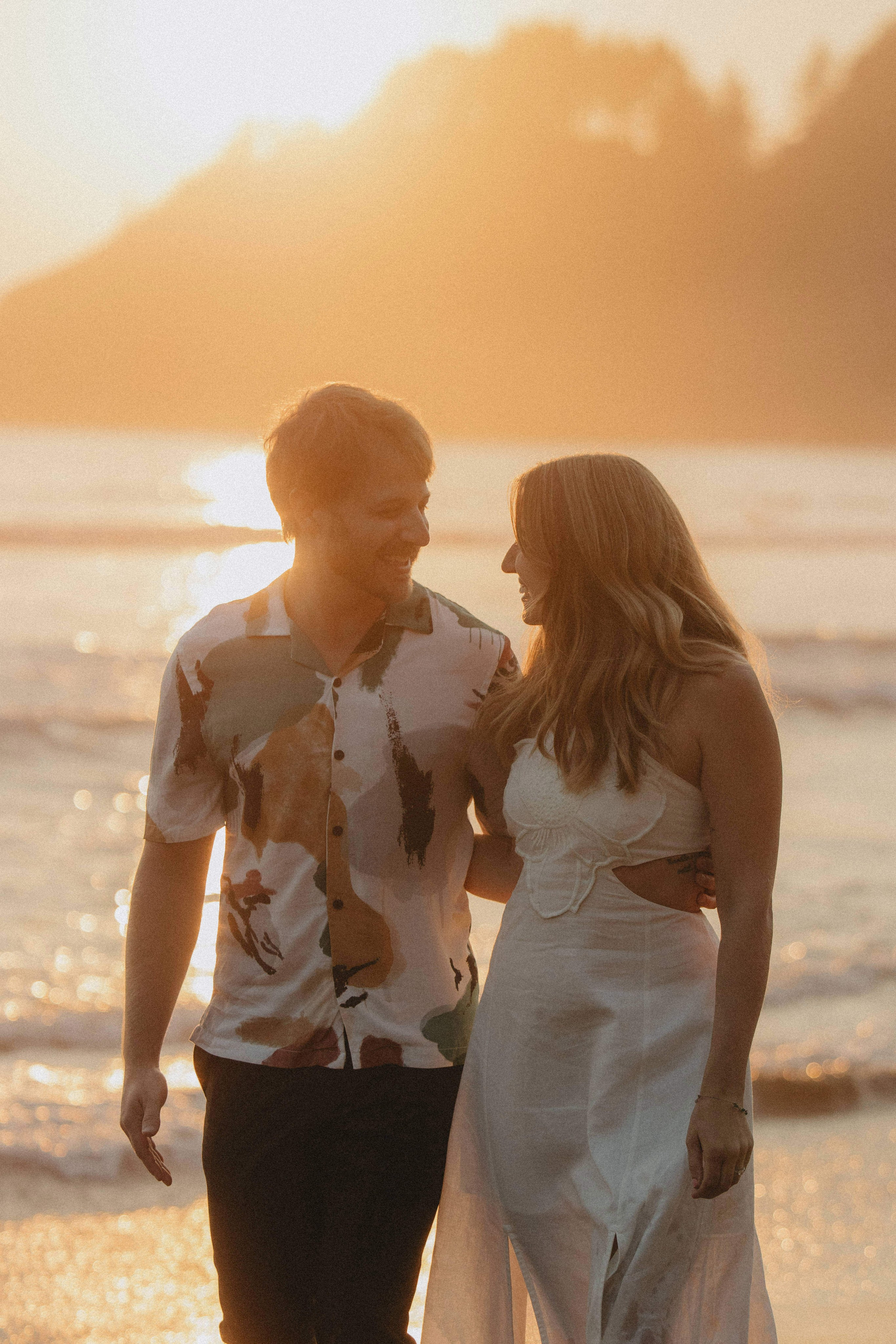 Engagement Photography at Cannon Beach | Jessie & Isaac's Session by Georgy Shishkin | Capturing Moments in Portland, Seattle, Bend & Oregon. Capturing Love in the Heart of the Pacific Northwes