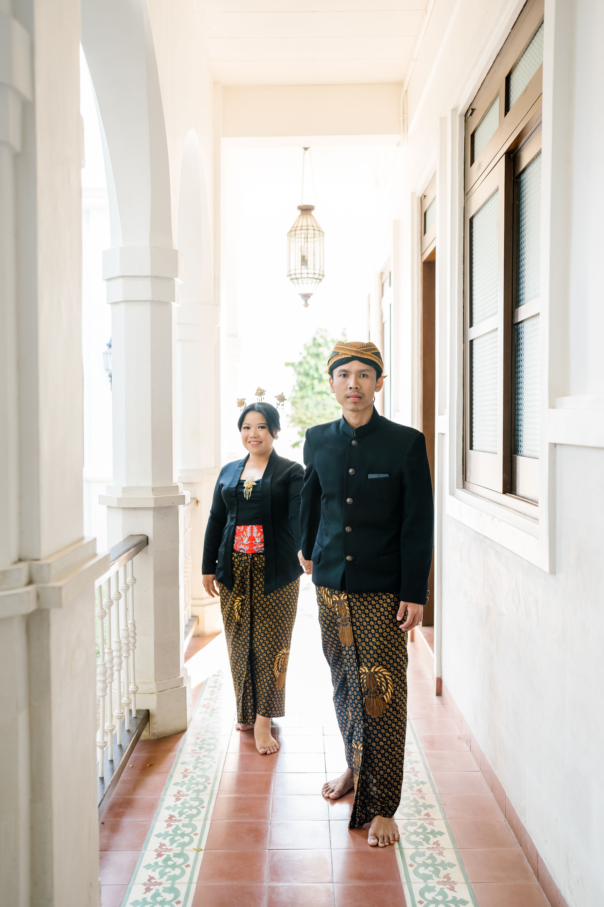 Prewedding Photo Shoot with Javanese style. Female Photographer in Bali
