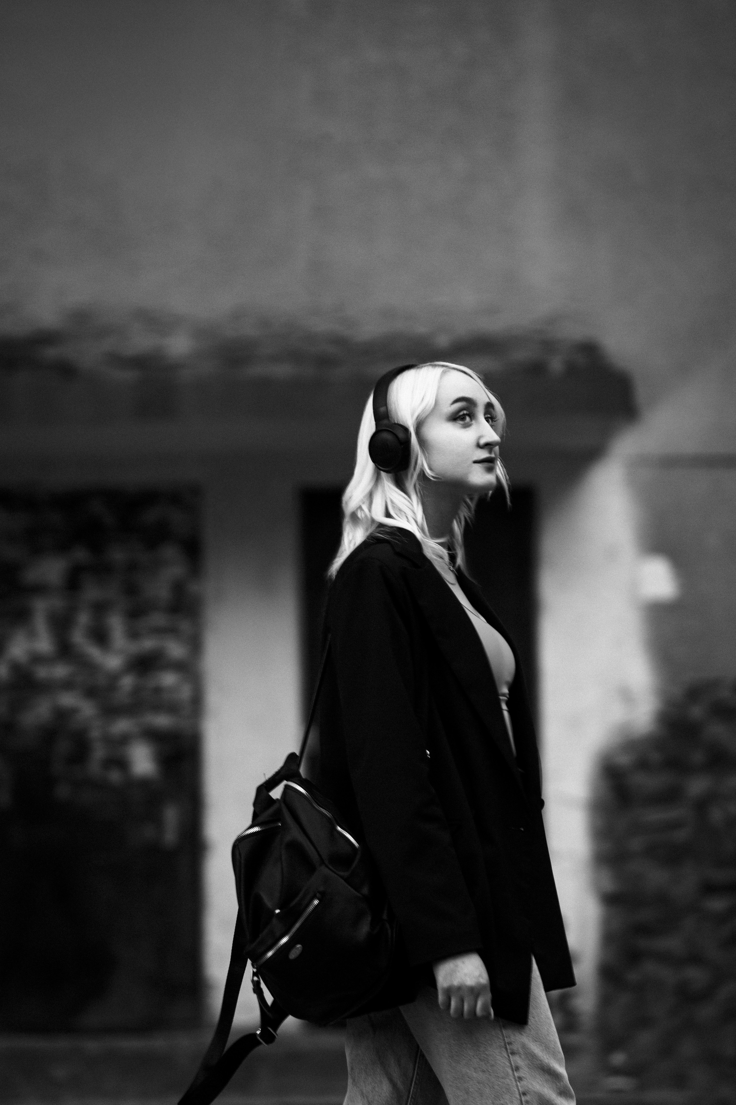 Уличная фотосессия в Бишкеке — энергия города в кадре. Фотограф в Бишкеке — Ольга