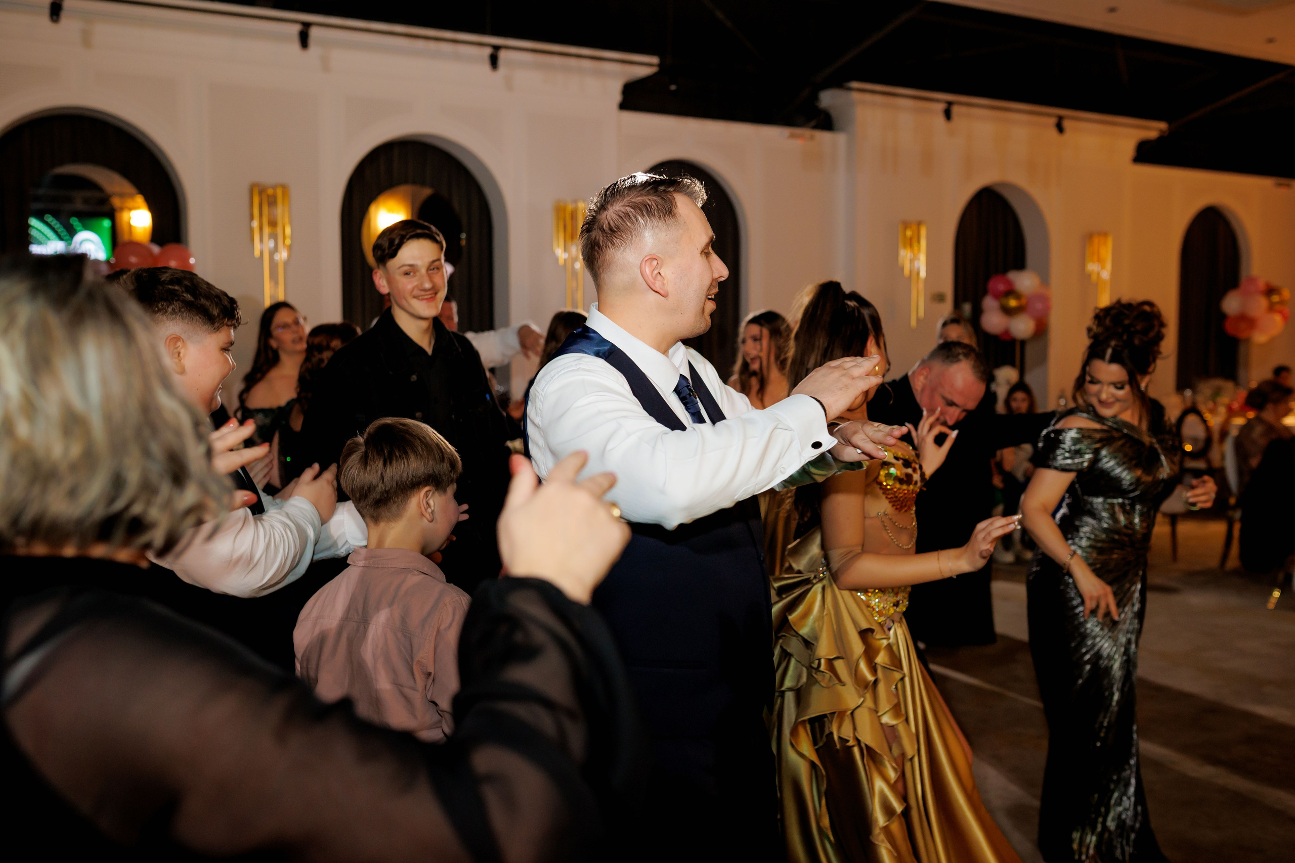 Povestea voastră, regizată de noi |Cristi Turculet Videograf Nuntă Suceava | wedding highlight. Servicii foto-video profesionale, pentru momente de neuitat