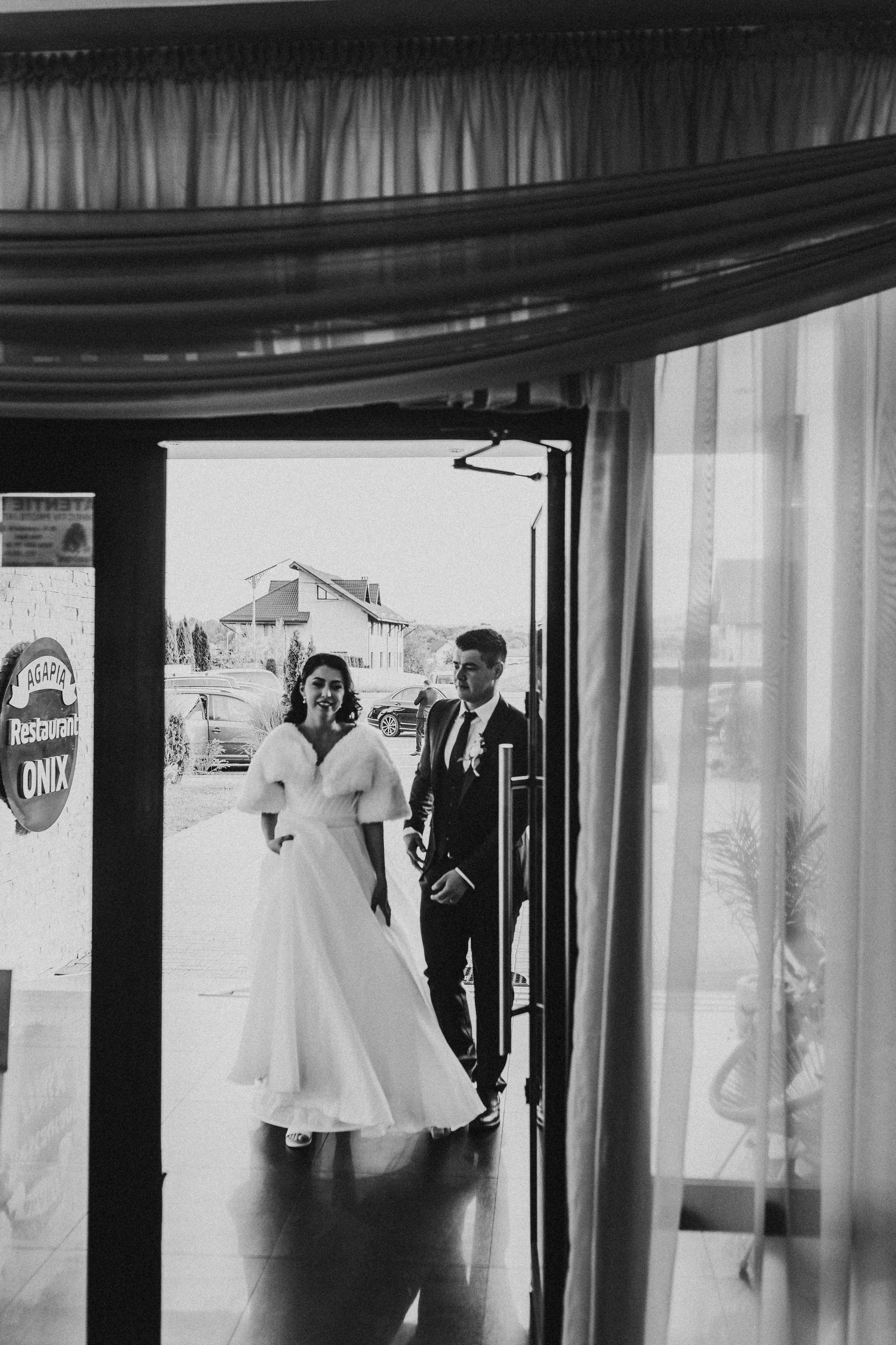 Loredana & Emilian – Ziua Nunții | Videografie - fotografie Botez Suceava, Iași, Botoșani. Servicii foto-video profesionale, pentru momente de neuitat
