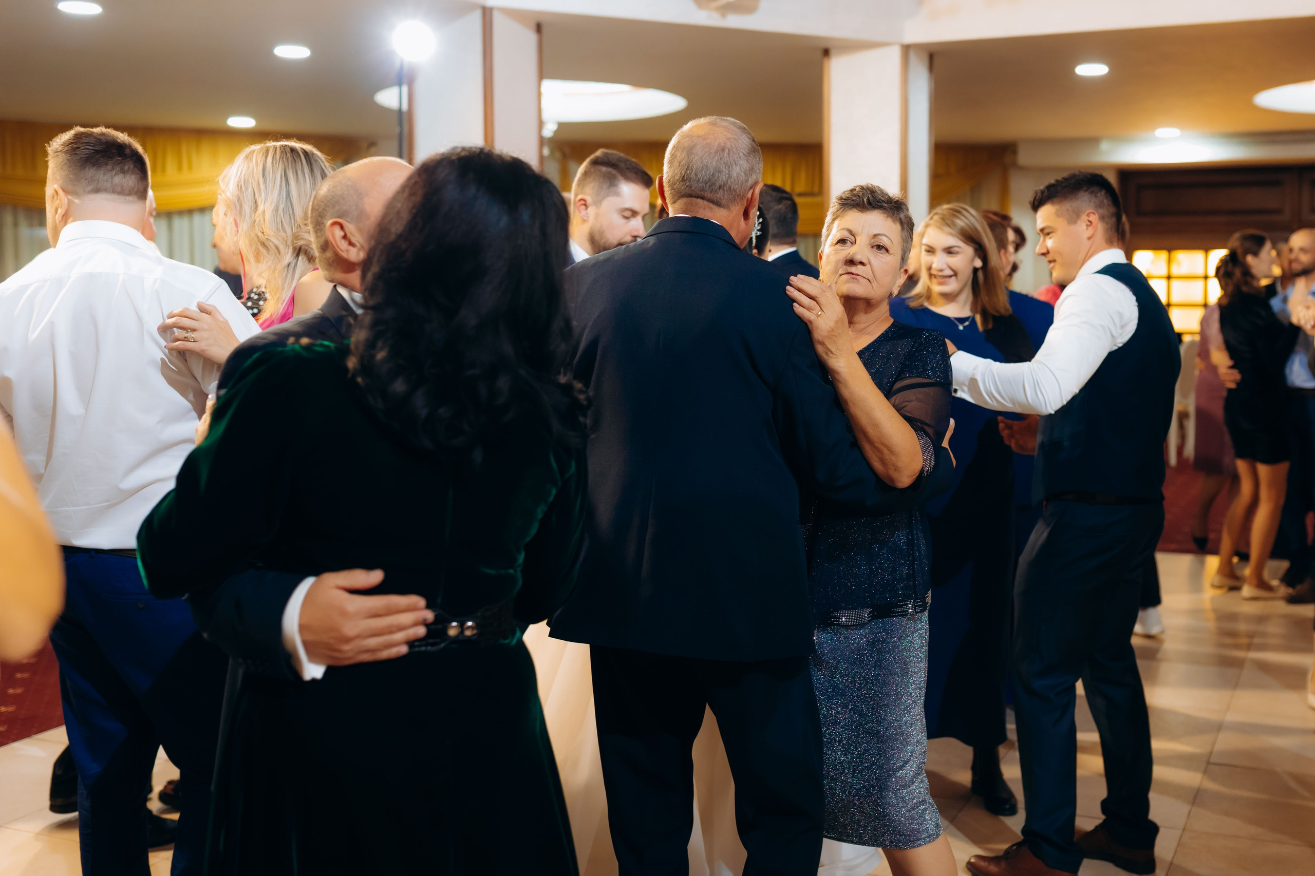 Loredana & Emilian – Ziua Nunții | Videografie - fotografie Botez Suceava, Iași, Botoșani. Servicii foto-video profesionale, pentru momente de neuitat