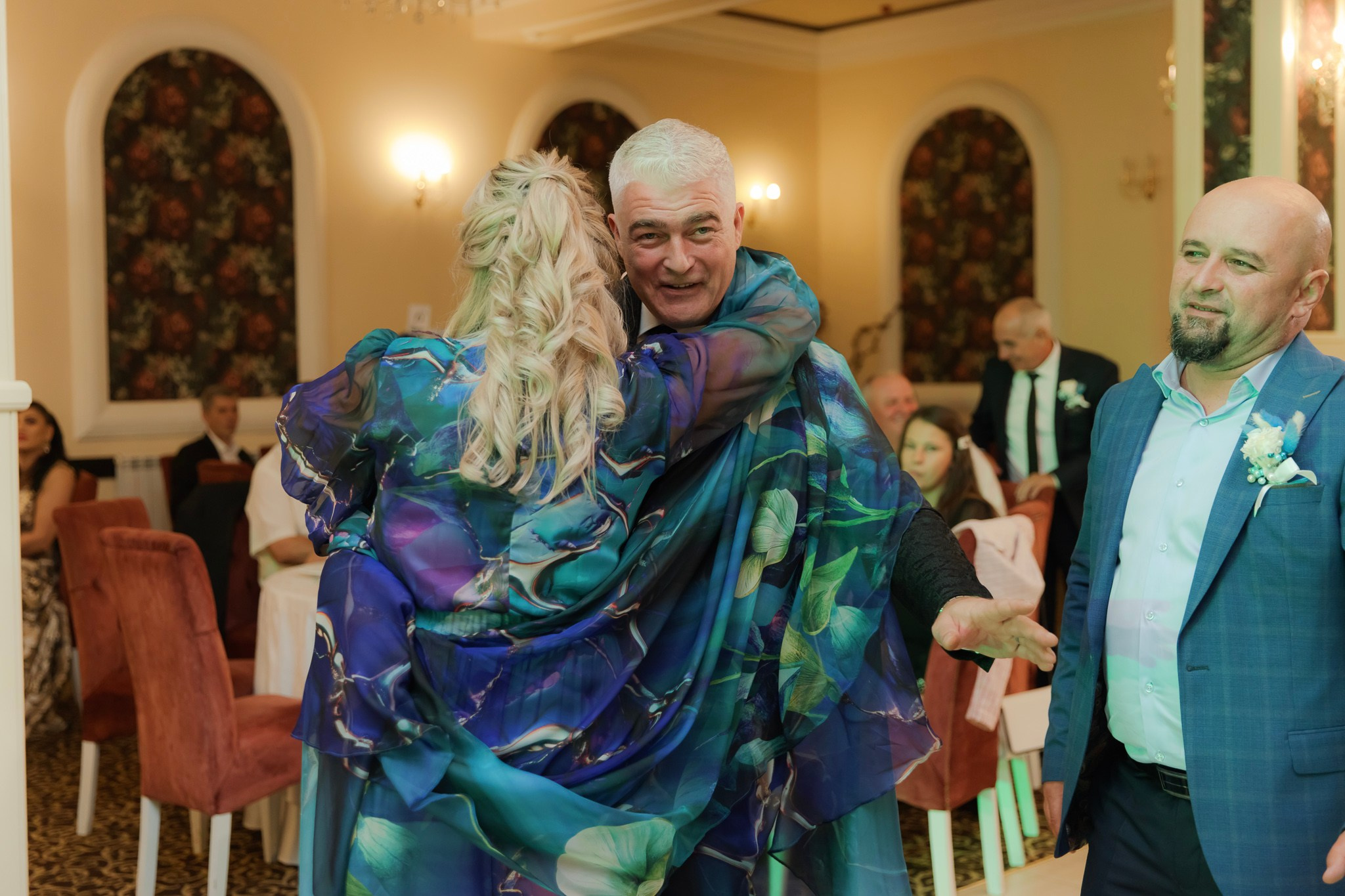 Mihai & Oana. Servicii foto-video profesionale, pentru momente de neuitat