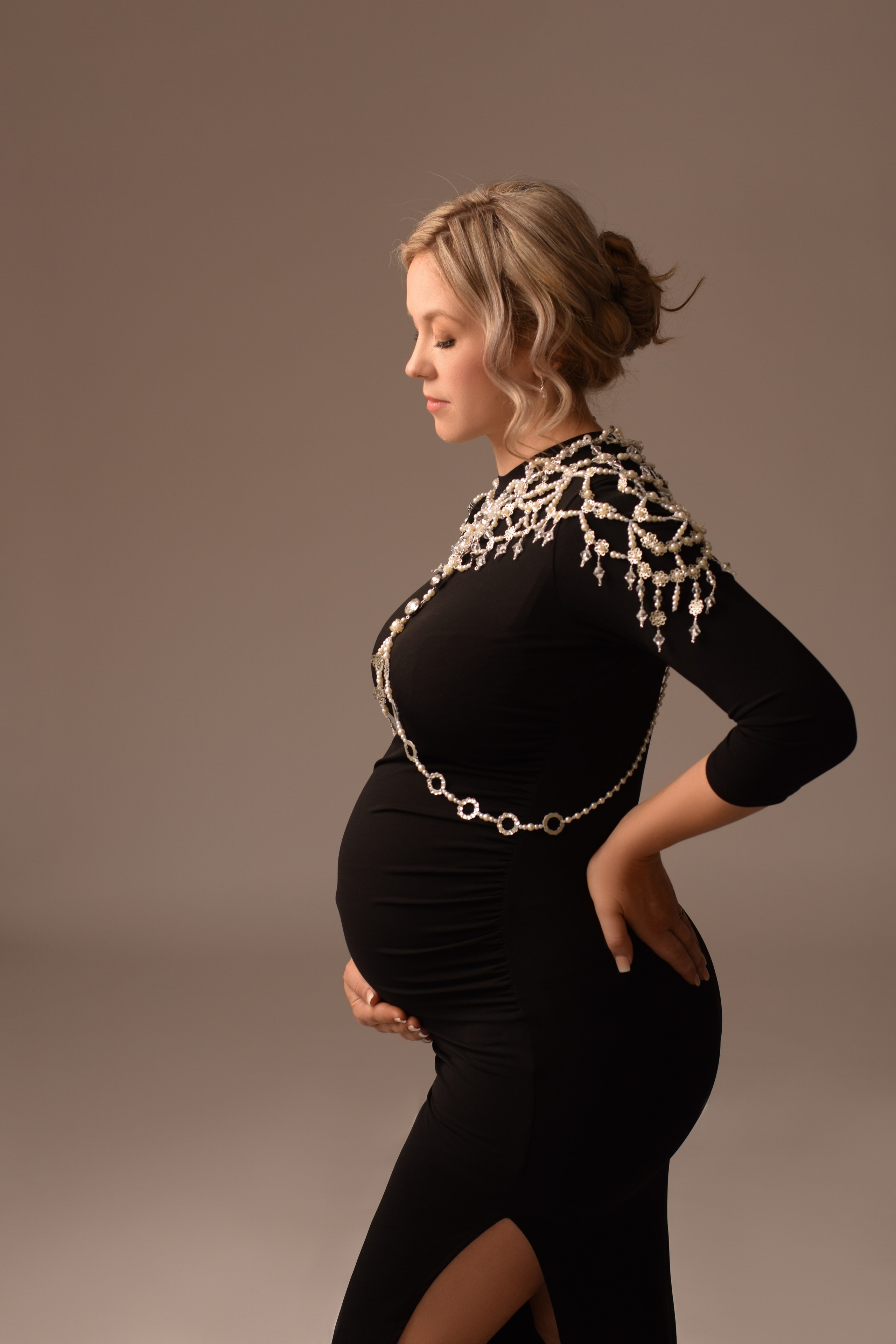 Babybauch Fotoshooting im Studio und on Location. Neugeborene, Baby Fotografin in Düren (NRW) - Vitalina Unruh