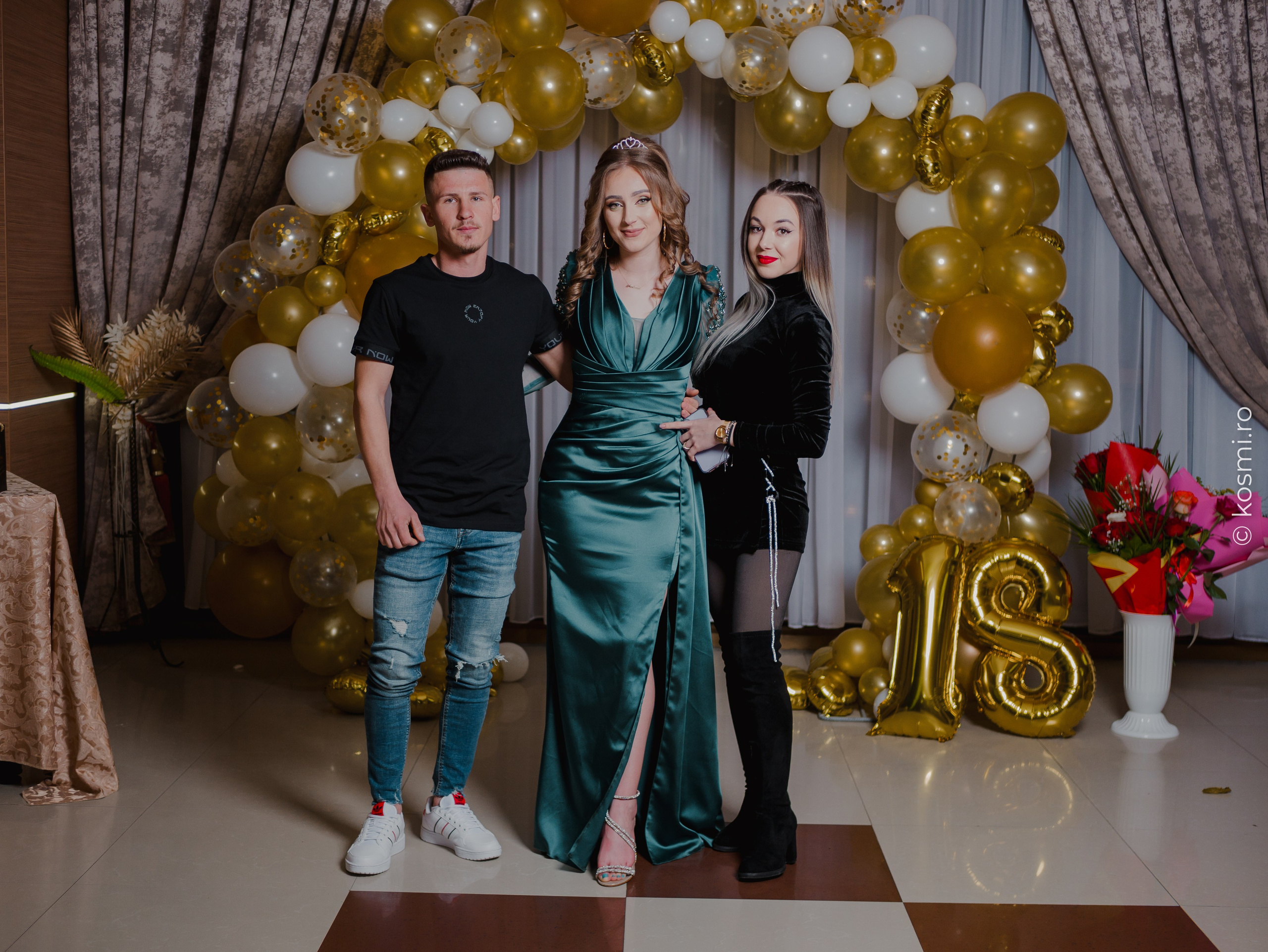 Majorat Andreea. Kosmi