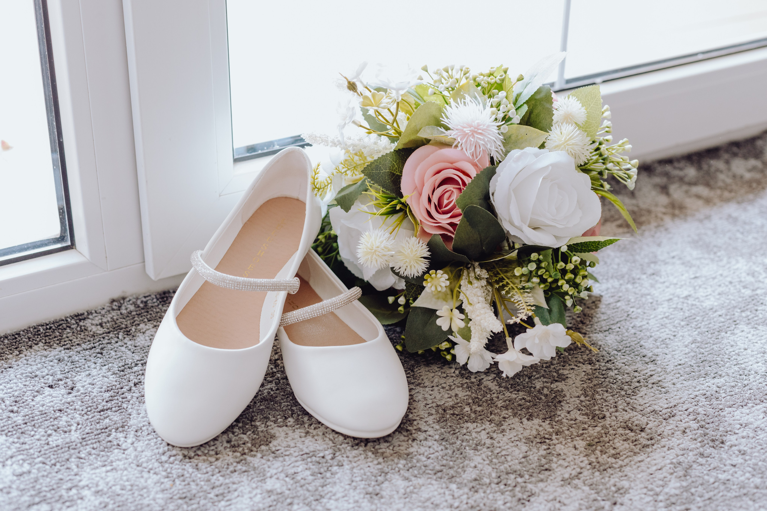 Moise & Delia. Wedding & couple photographer from Romania Rut Vetan