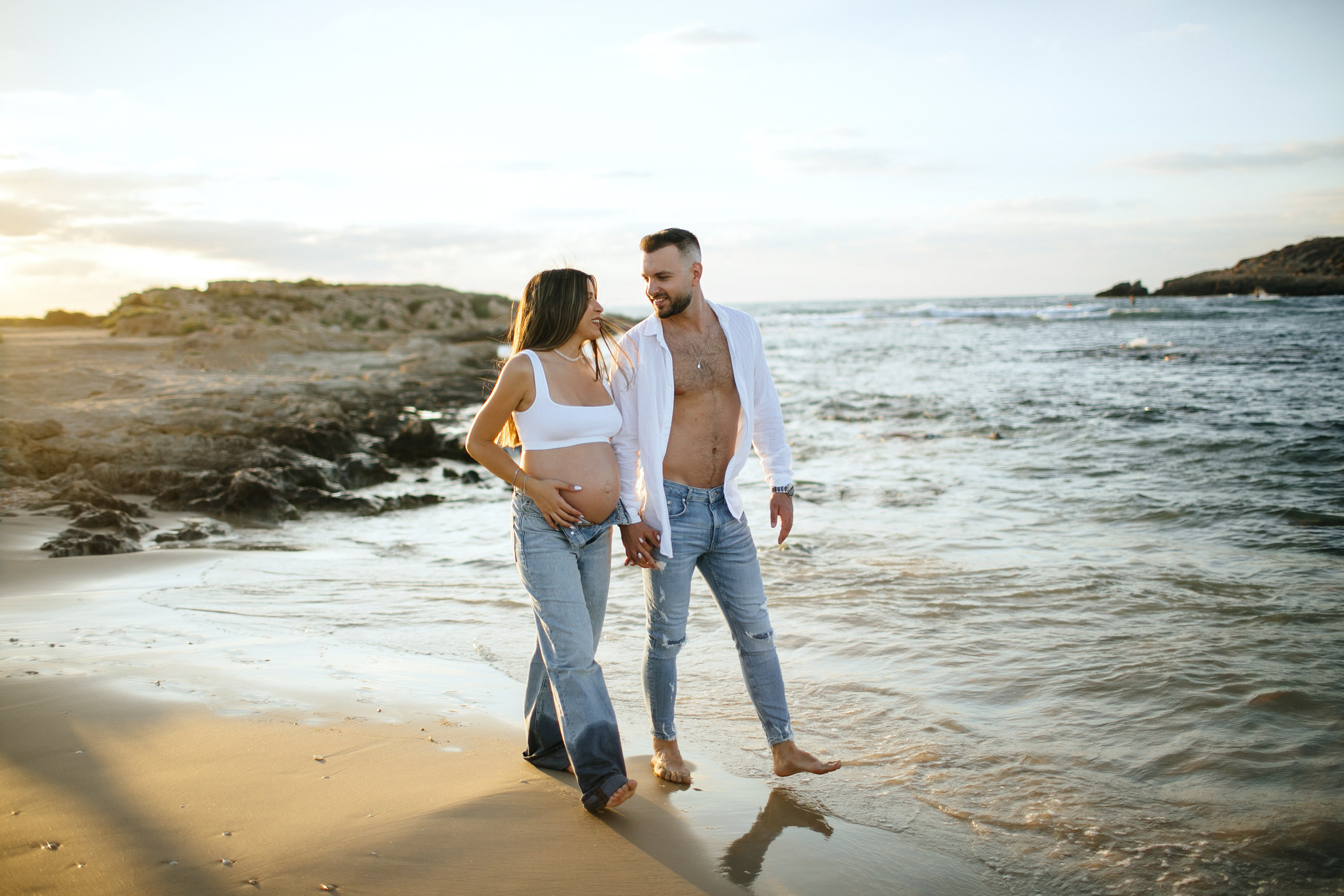 Yael & Gal Nahsholim beach. Family photographer in Israel