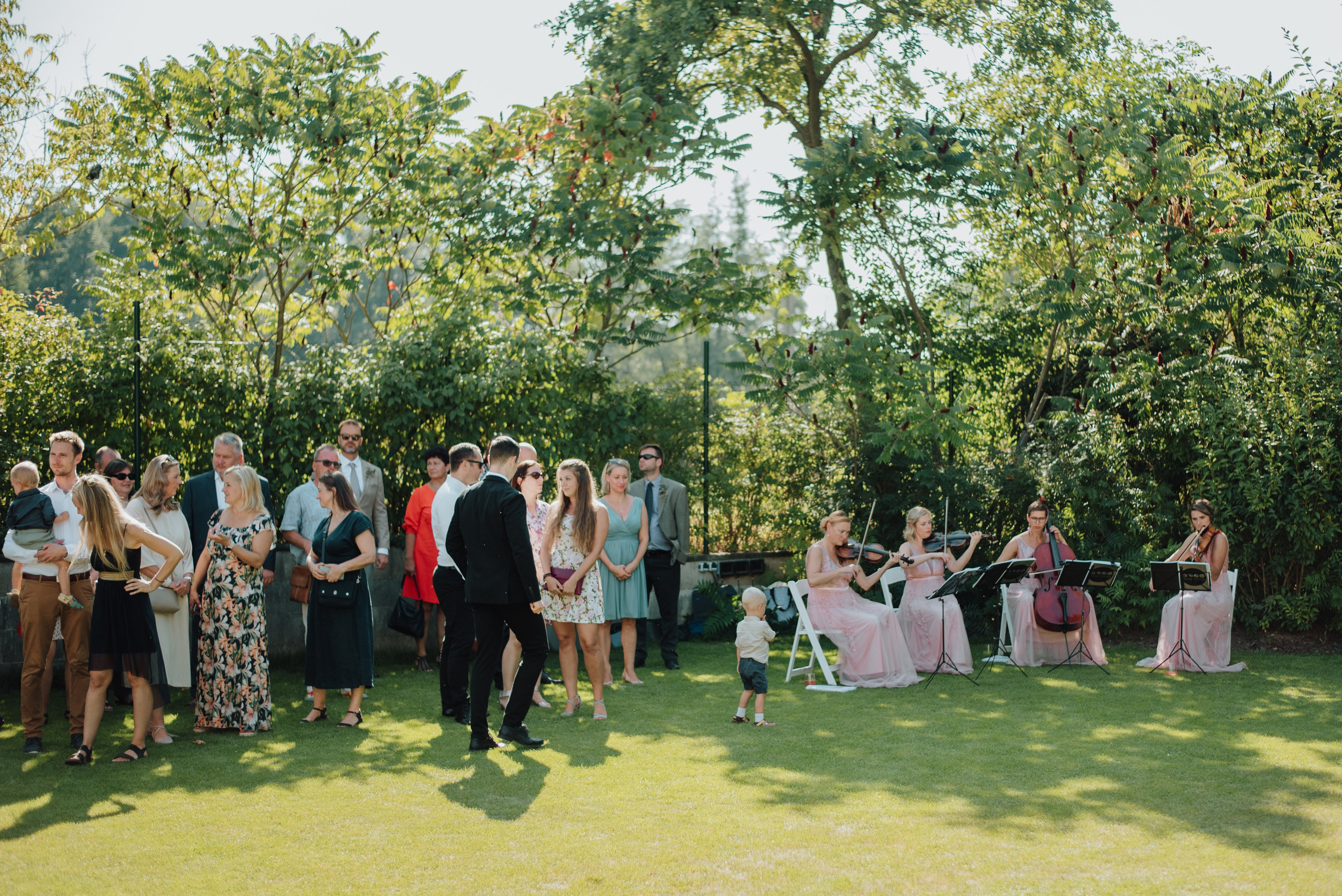 Czech and Portugal Photographer. Lifestyle, wedding and family photographer