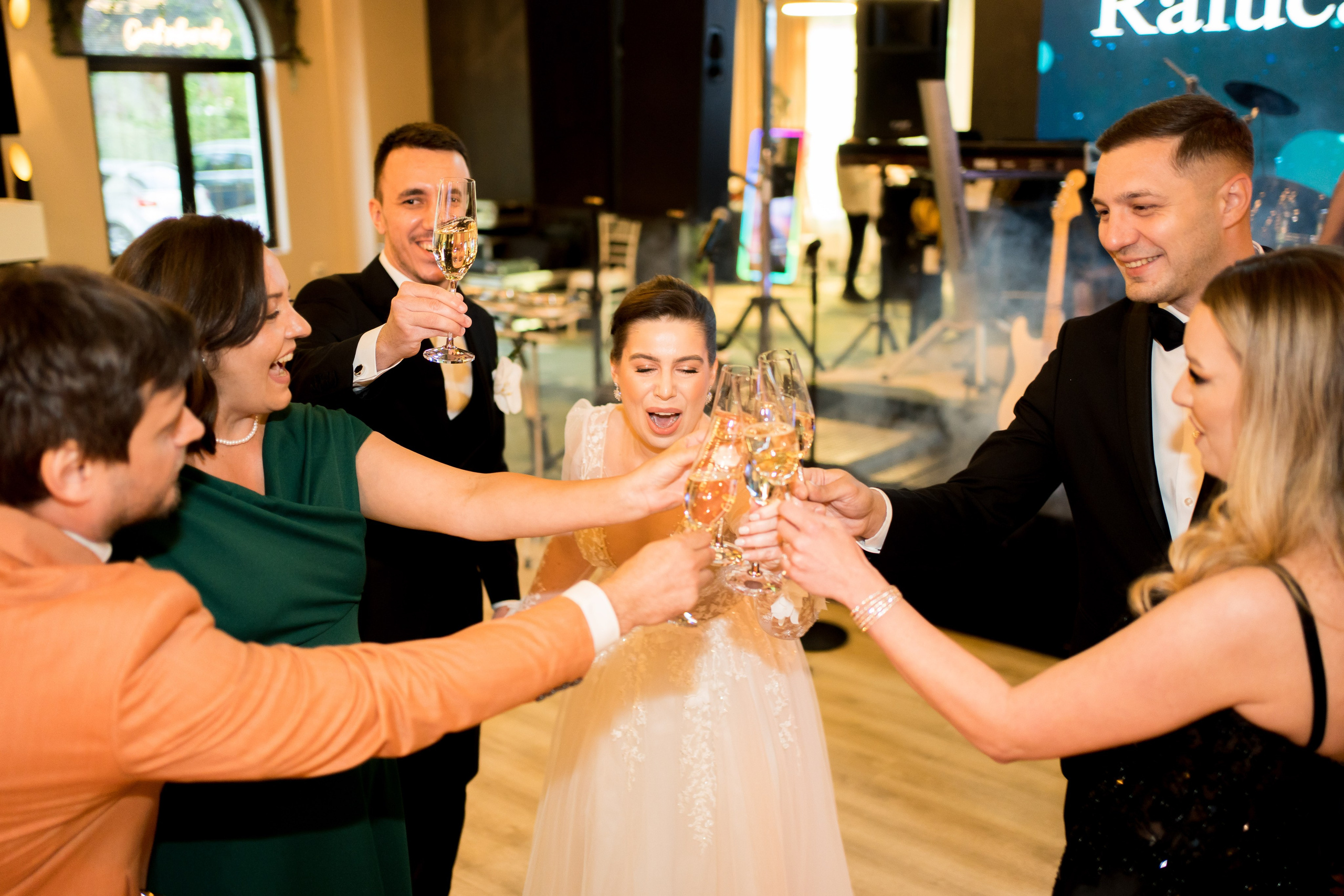 PARTY. Gabriel Florea — Fotograf nuntă București