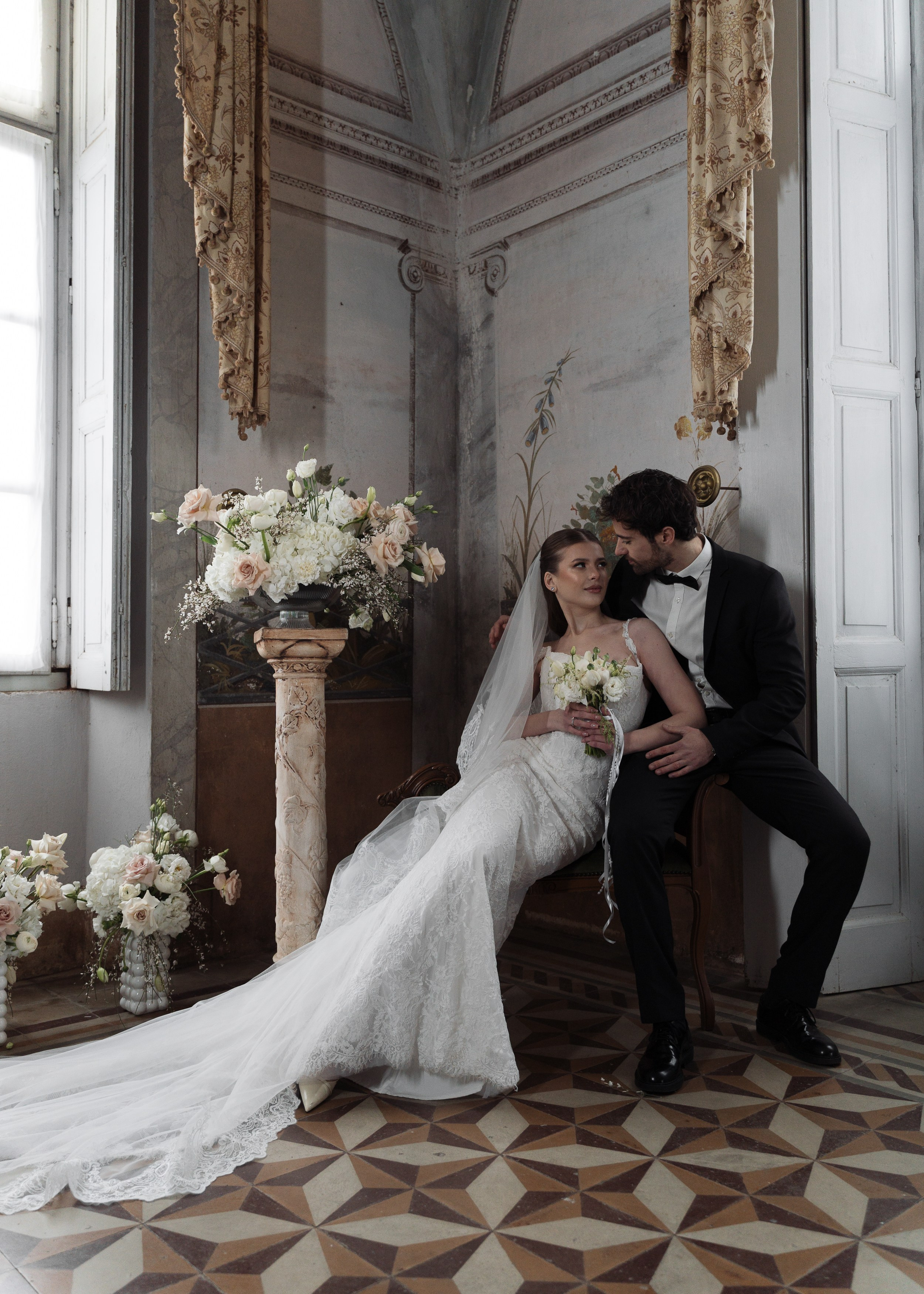 Intimate wedding in Milan. Proposal Photographer in Lake Como