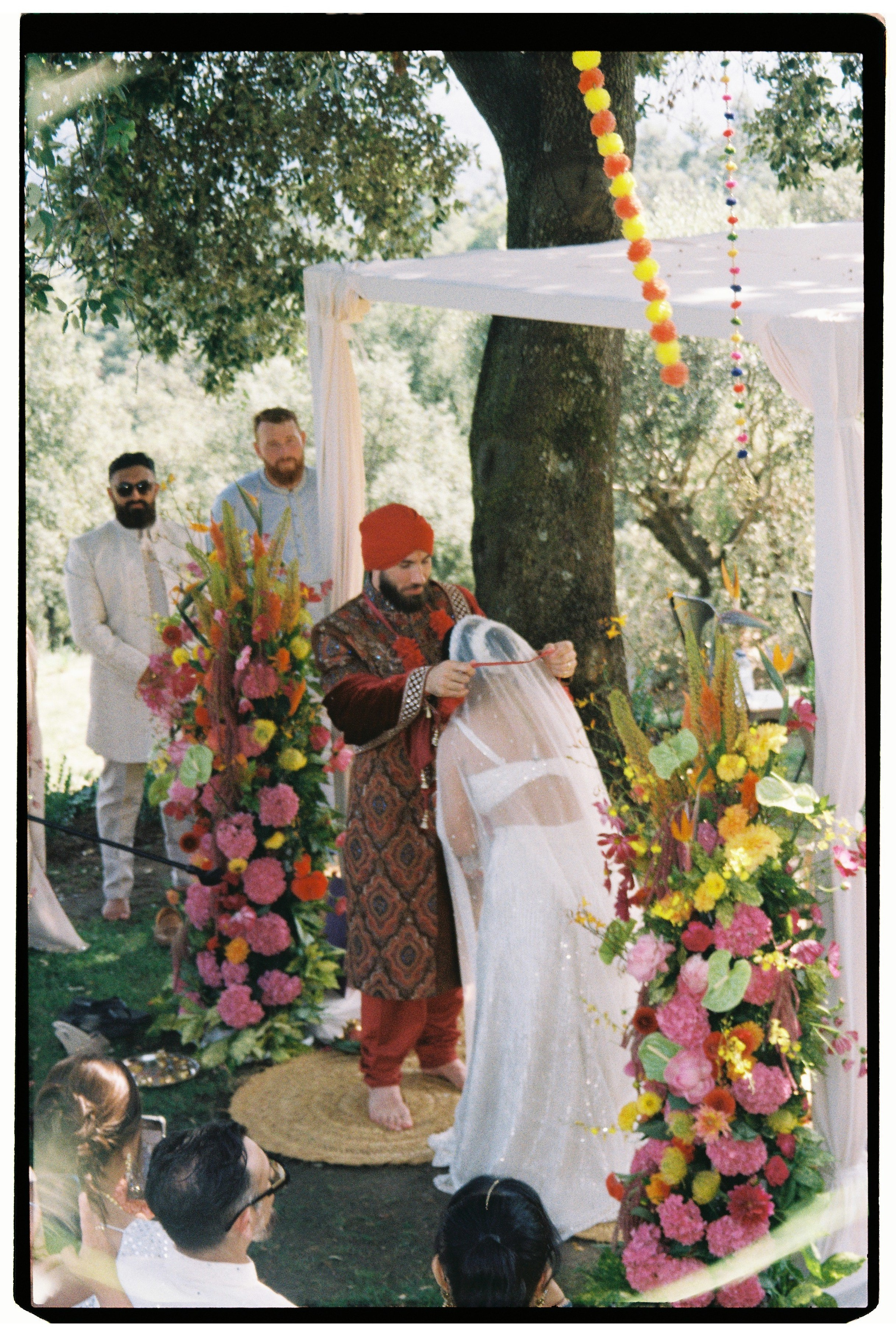 Patrik & Naomi. Monestir Sant Salvi. Paola wedding photographer / videographer in Barcelona