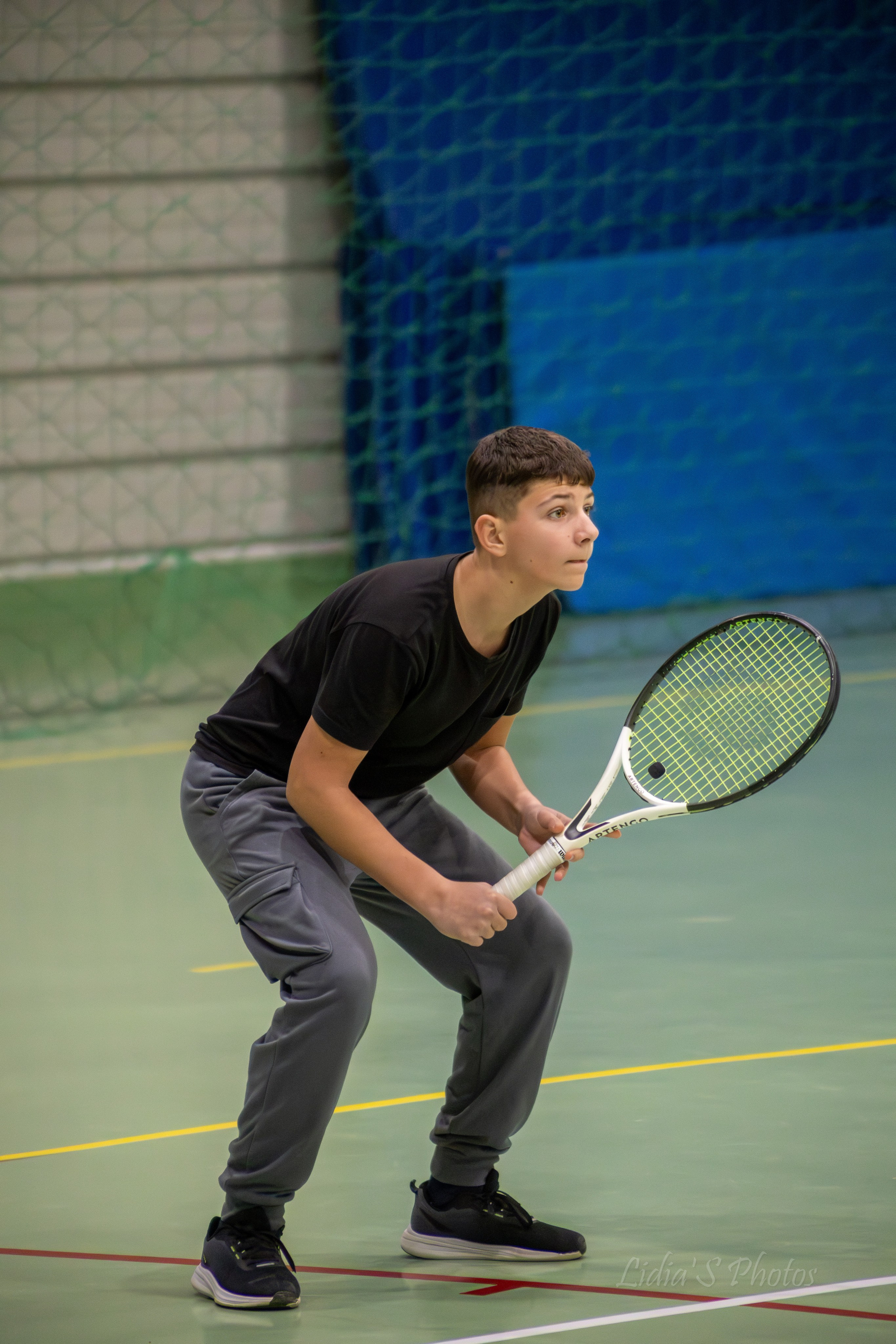 Turneu tenis de camp în sală. Fotograf. Lucrez cu oameni, produse și spații. Portret și fotografie creativă. Bacău, România. Lidia Savinoiu