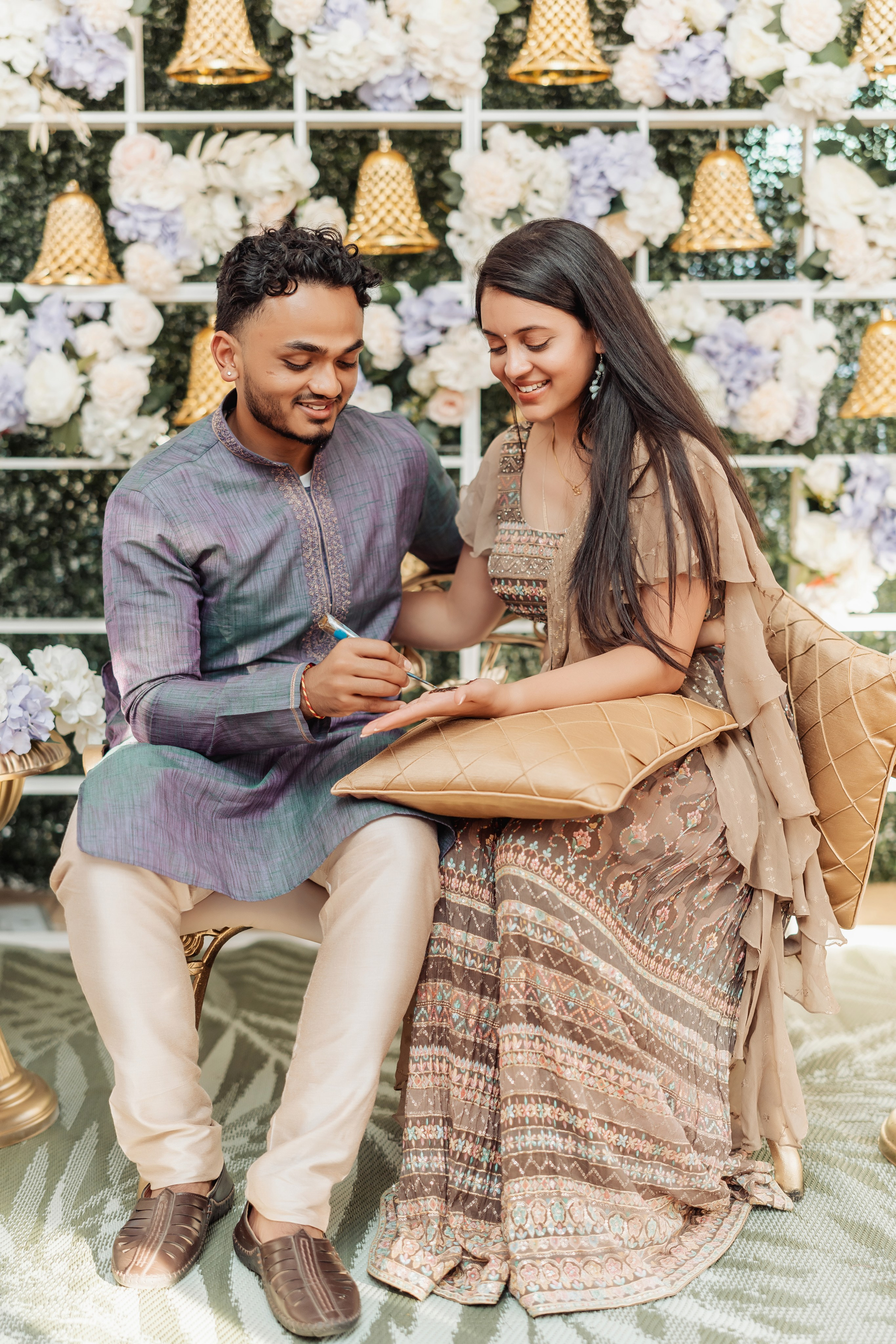 Darshil & Shailja. Wedding Photographer & Cinematographer studios