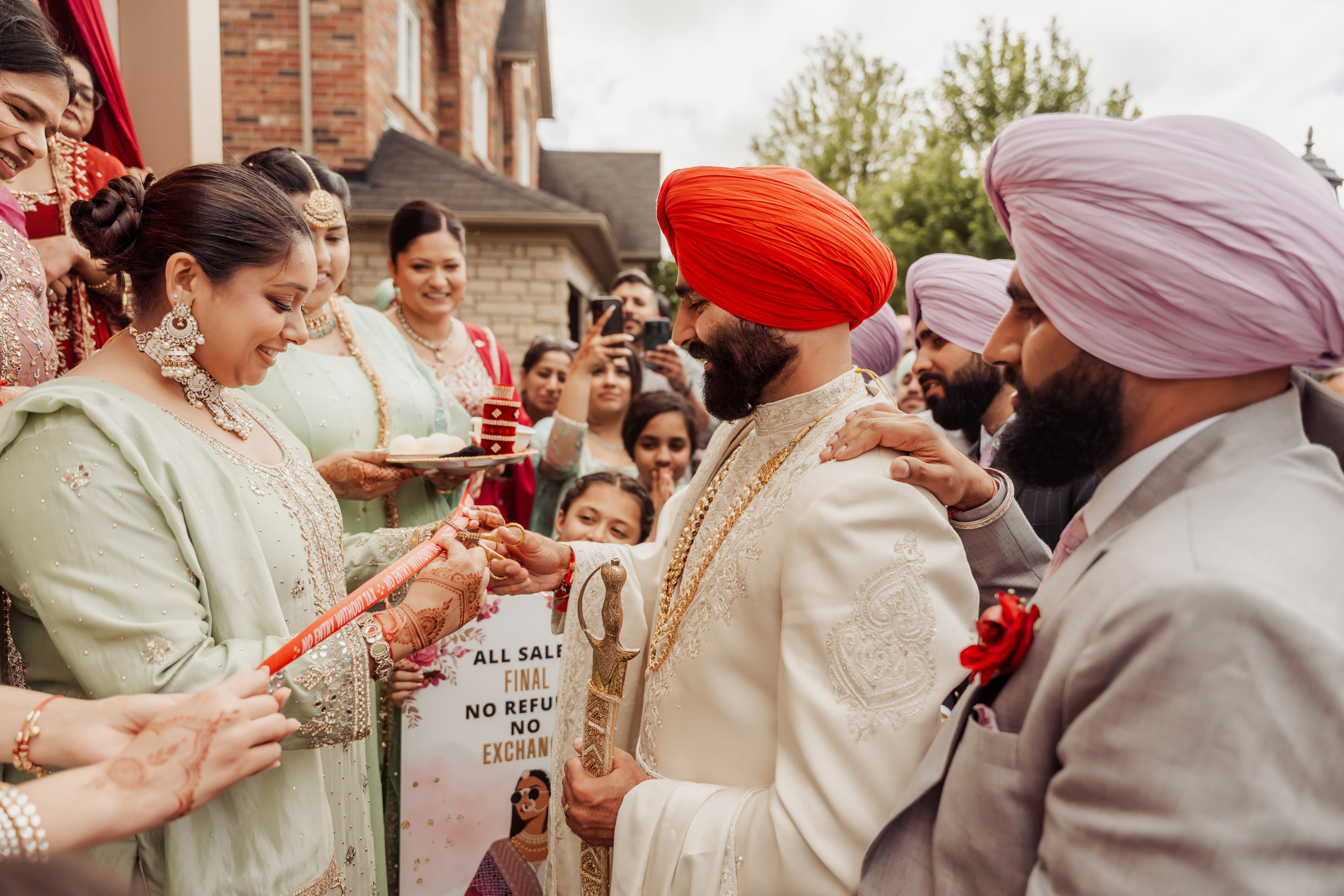 Gagan & Jasmeen. Wedding Photographer & Cinematographer studios
