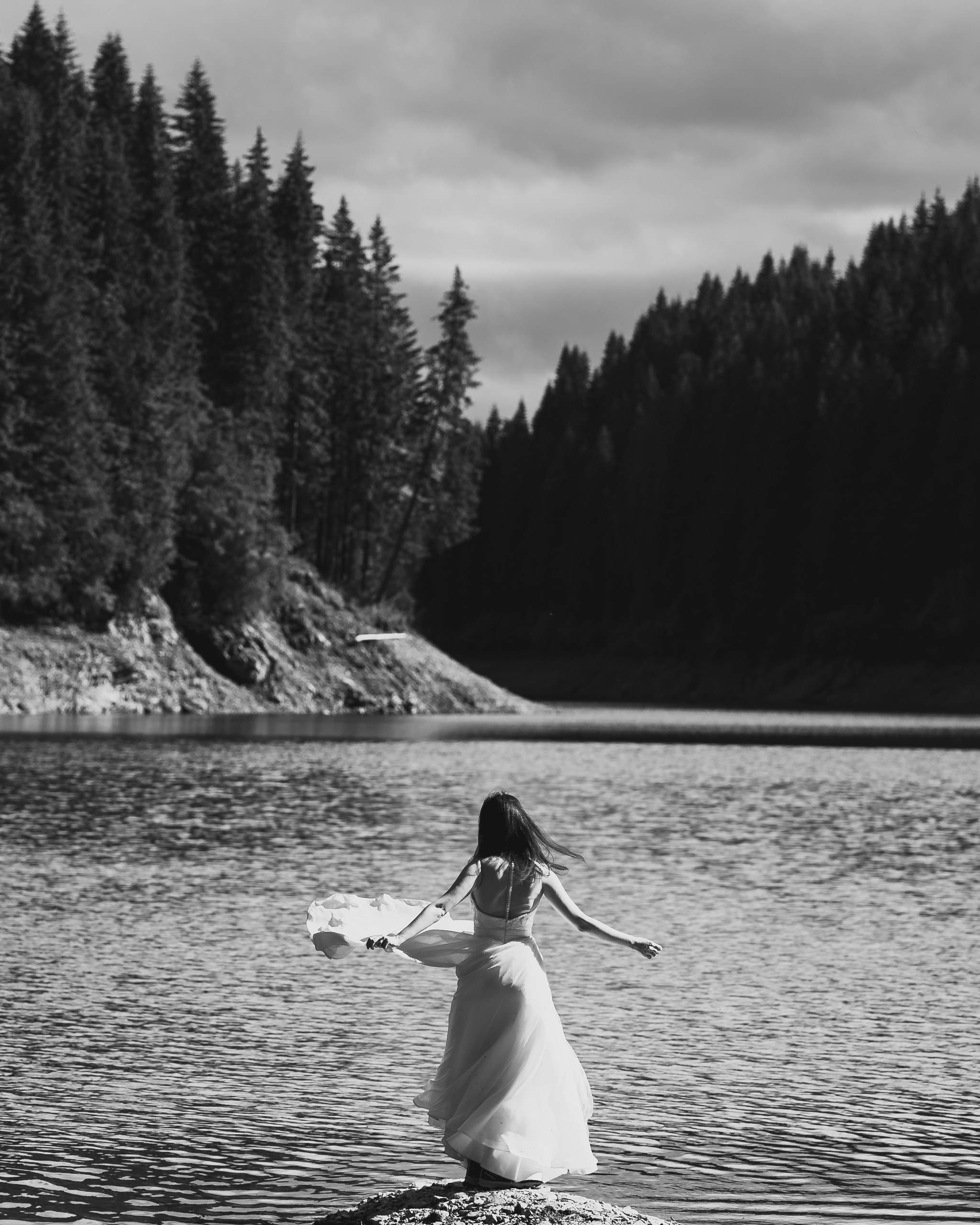 Trash the dress — Lorena&Adi  - Mihai Popa. Mihai Popa |Wedding Photographer | Worldwide | Bucharest